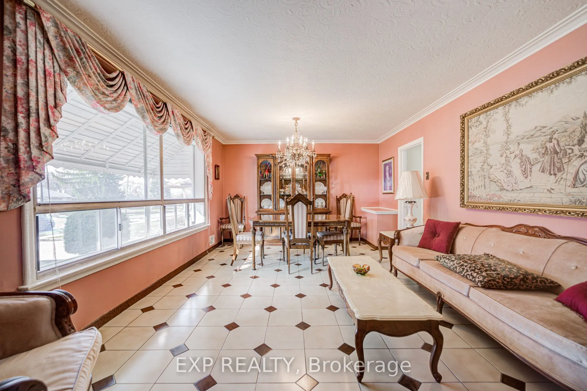 428 Maple Leaf Drive