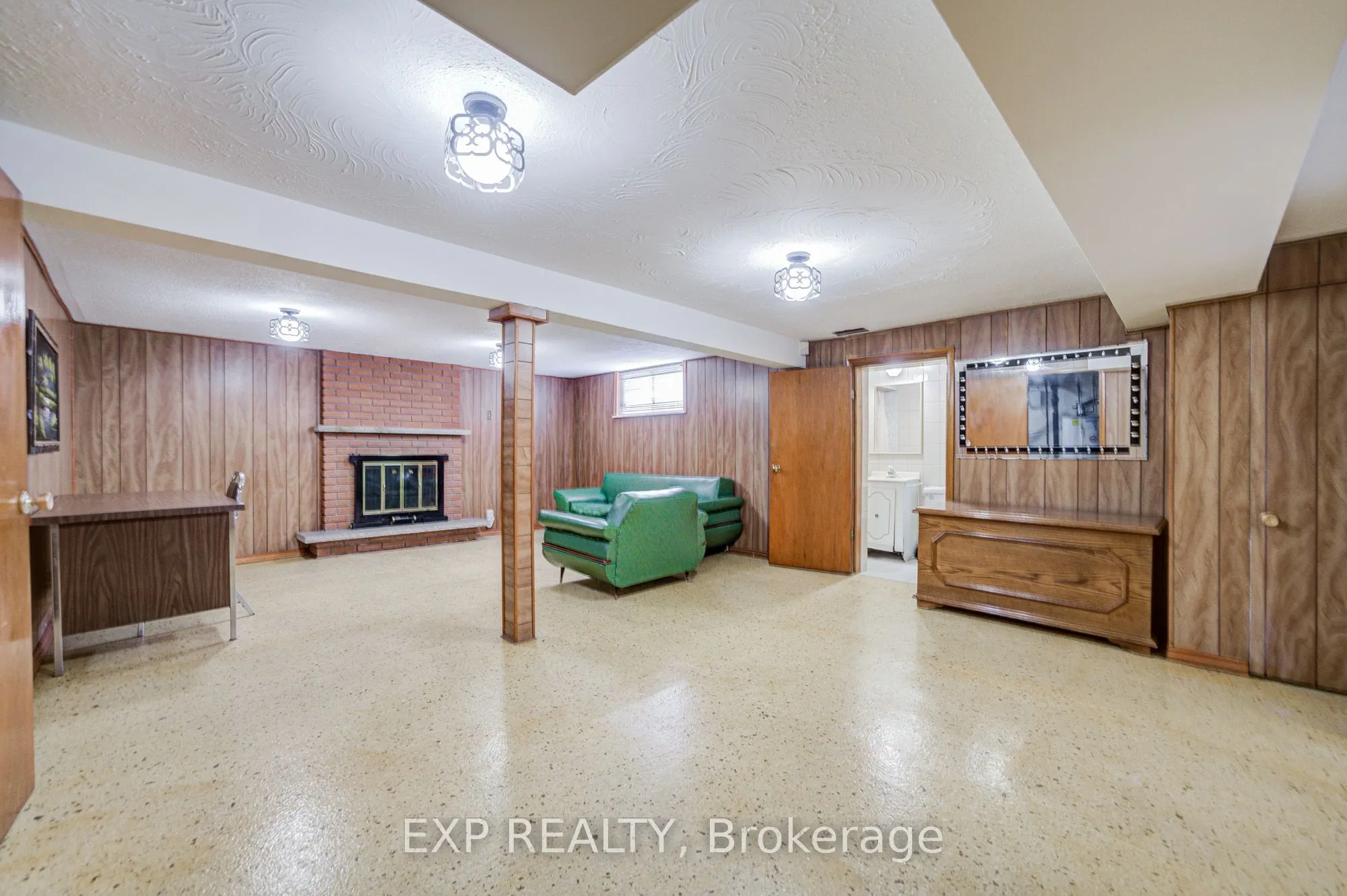 428 Maple Leaf Drive