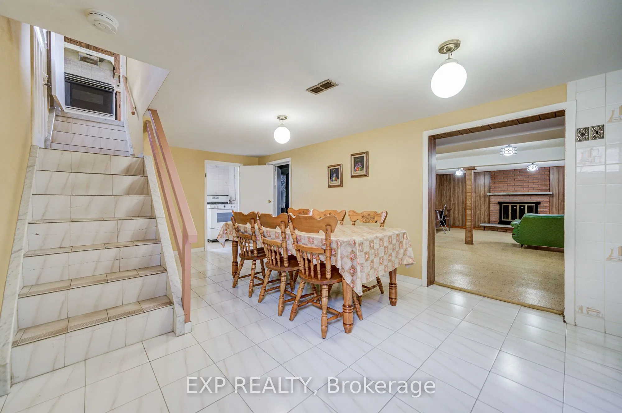 428 Maple Leaf Drive