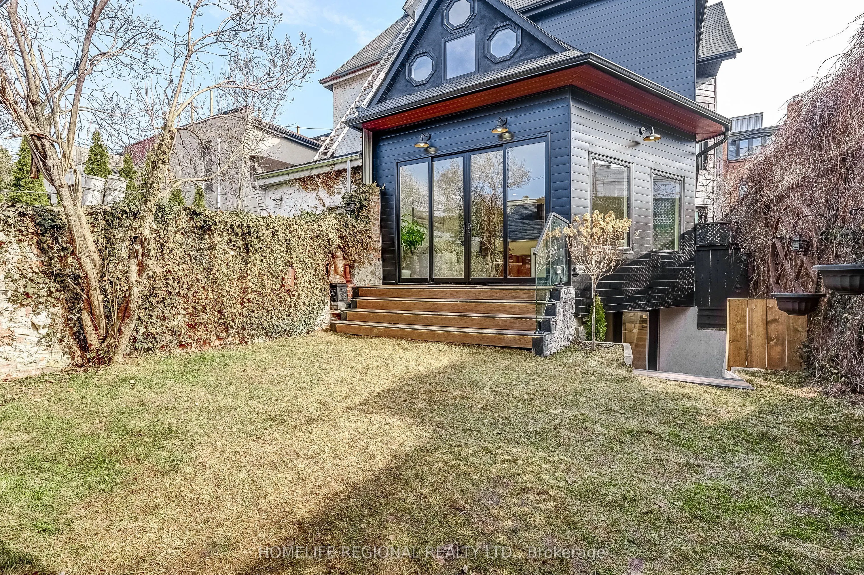 12 Macdonell Avenue