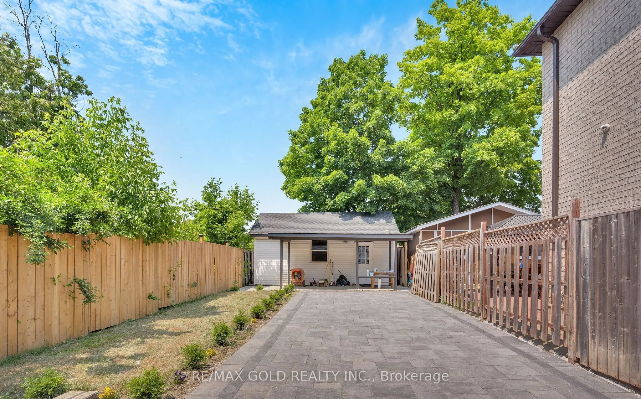8 Fairglen Crescent