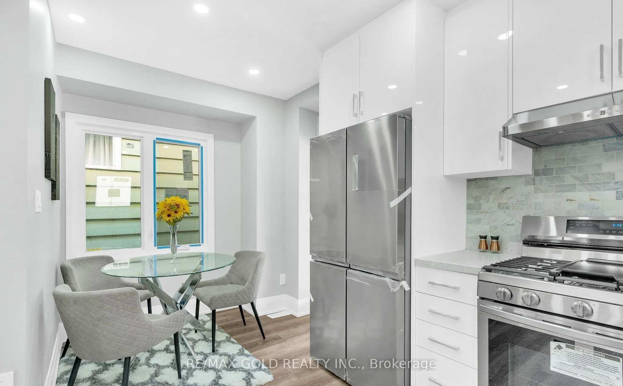 8 Fairglen Crescent