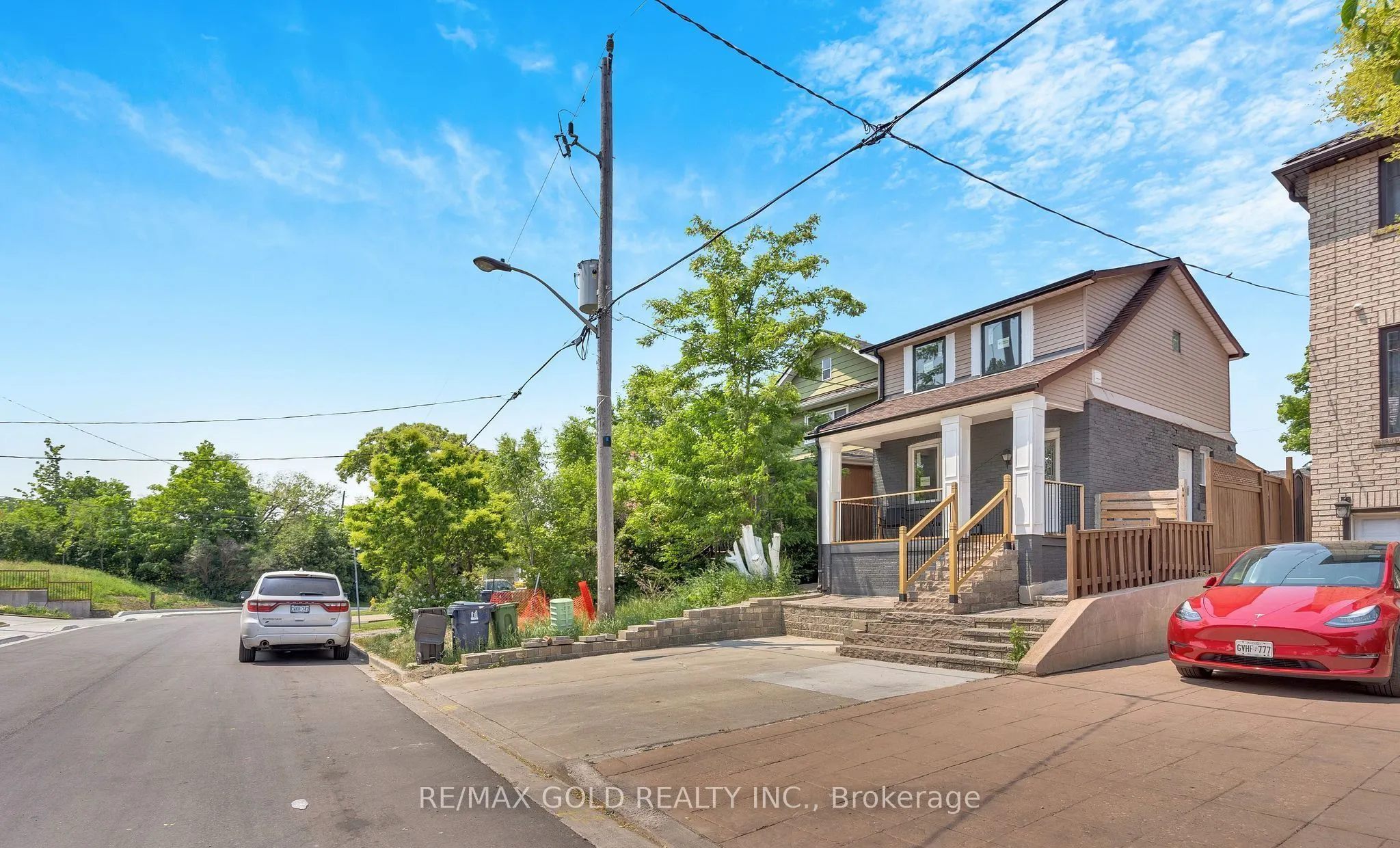 8 Fairglen Crescent