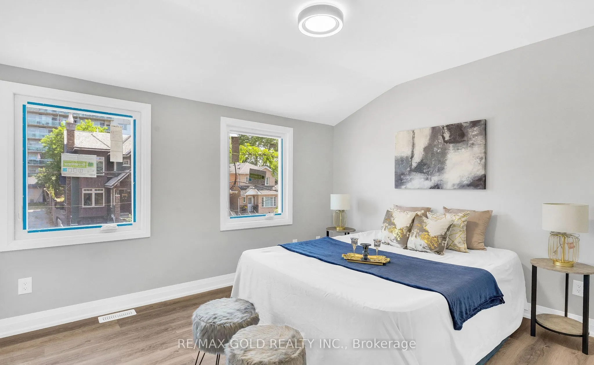 8 Fairglen Crescent