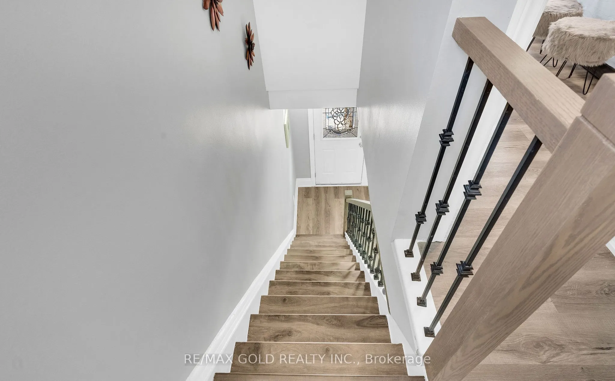 8 Fairglen Crescent