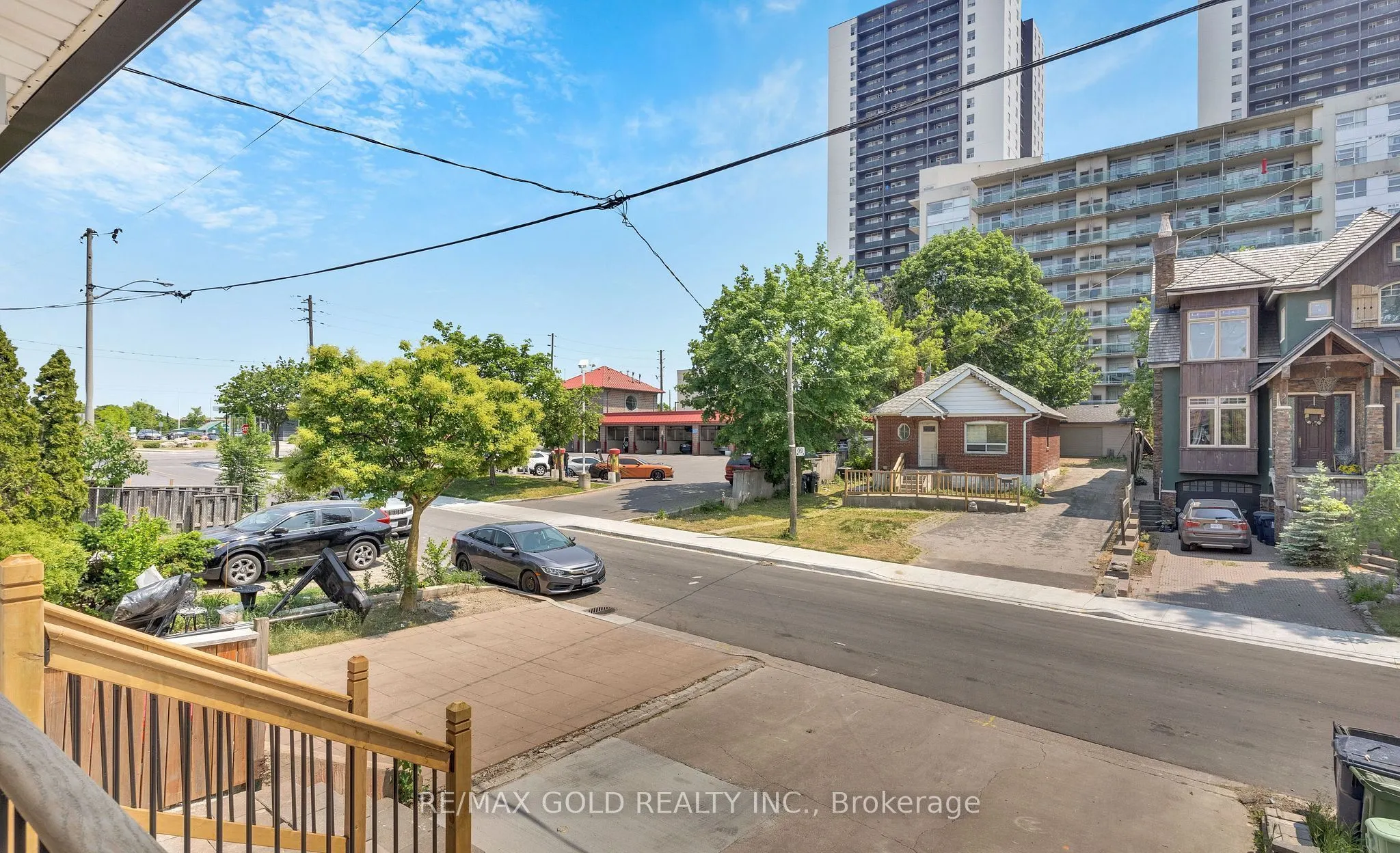 8 Fairglen Crescent