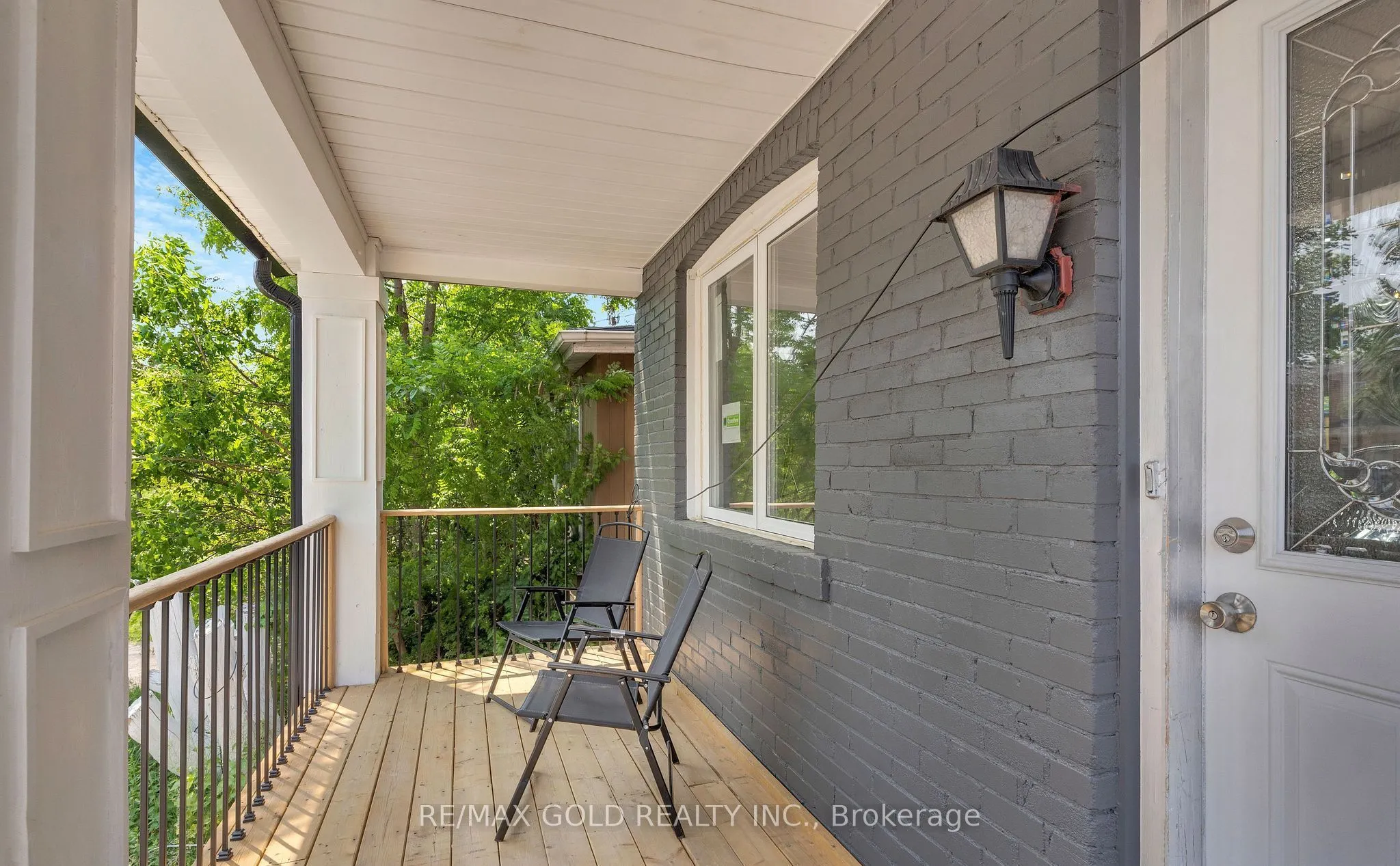 8 Fairglen Crescent