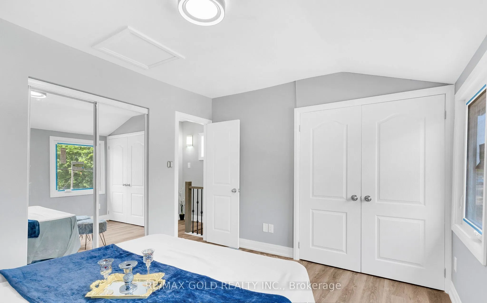 8 Fairglen Crescent