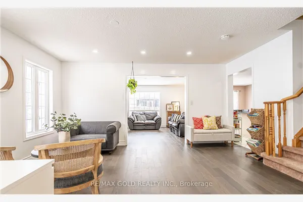 2 Zimmer Street