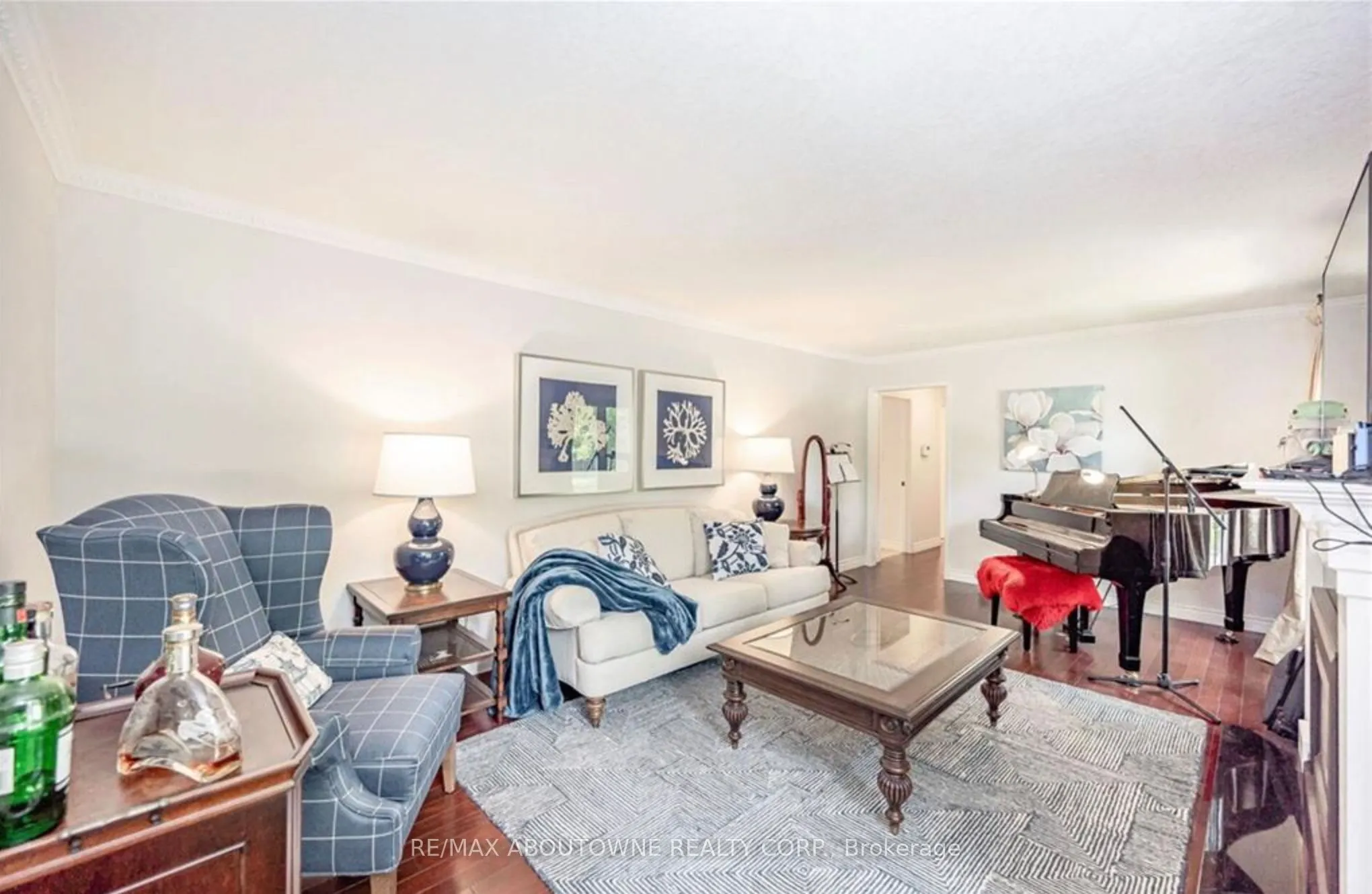 500 BLENHEIM Crescent