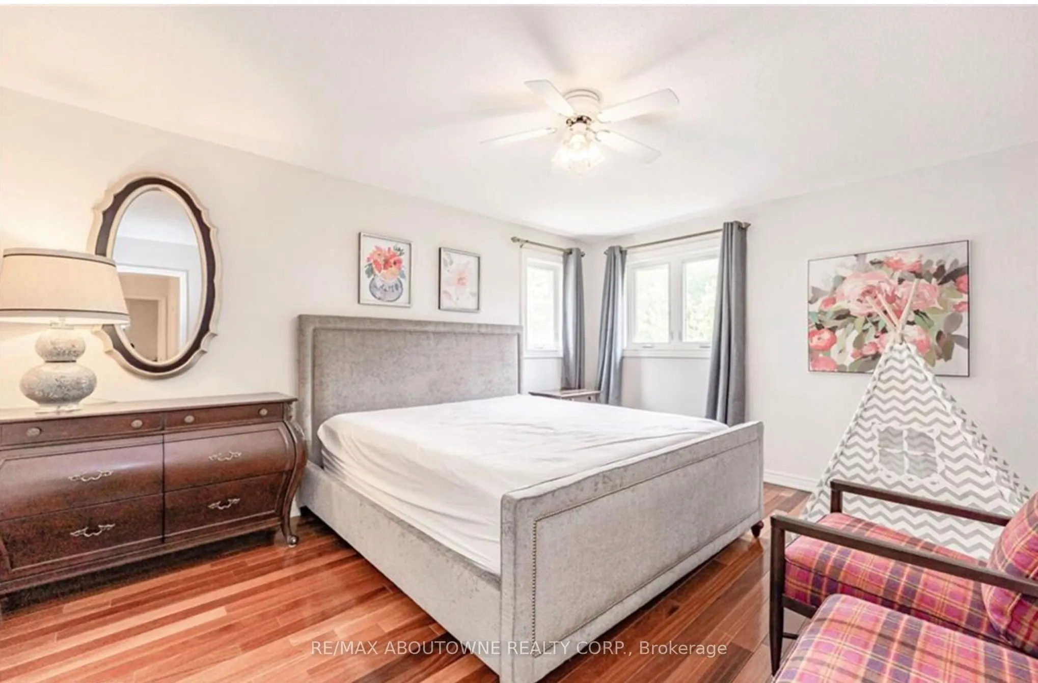 500 BLENHEIM Crescent