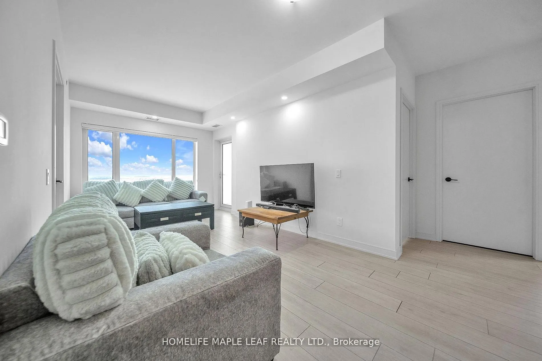 8010 Derry Road #1402
