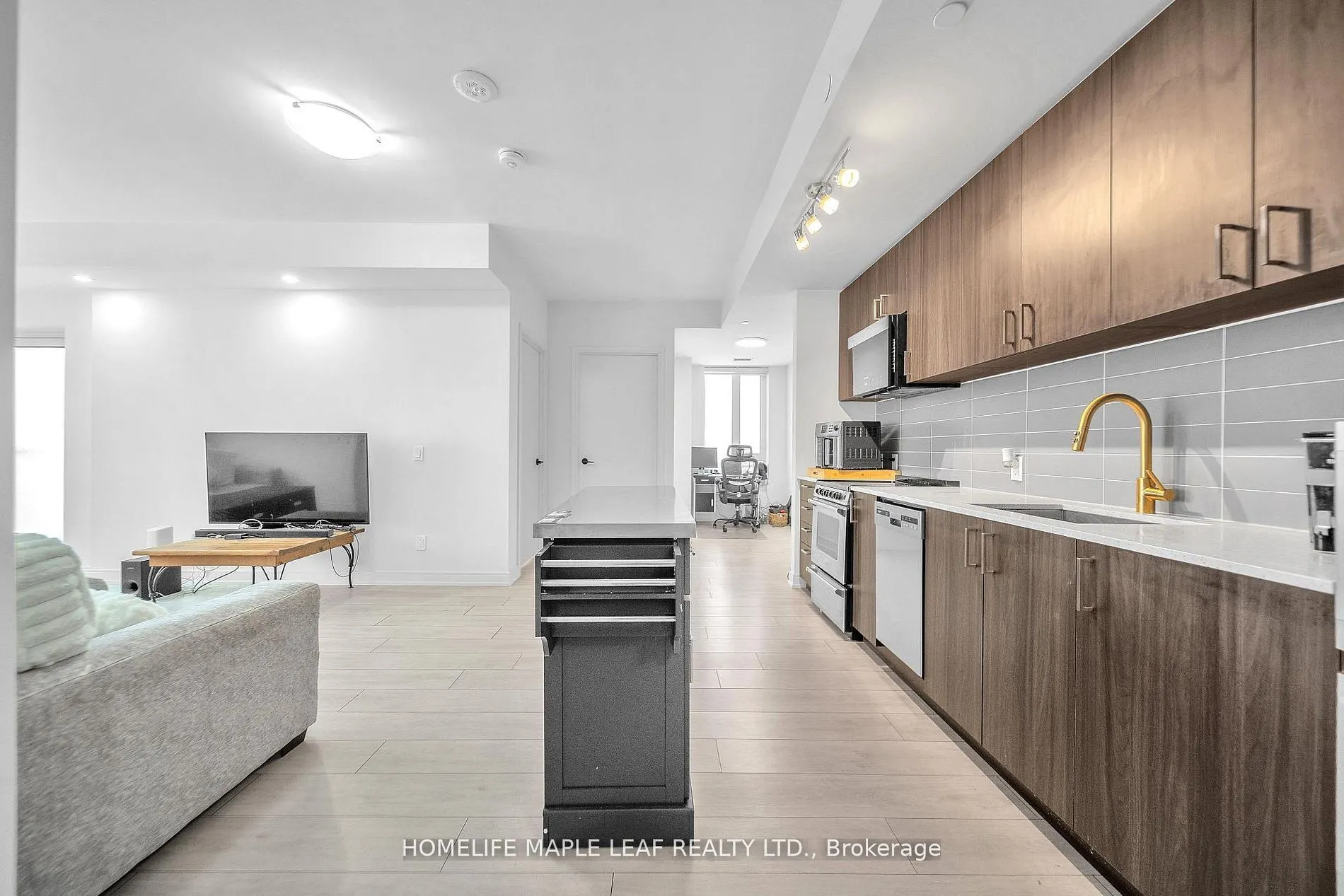 8010 Derry Road #1402