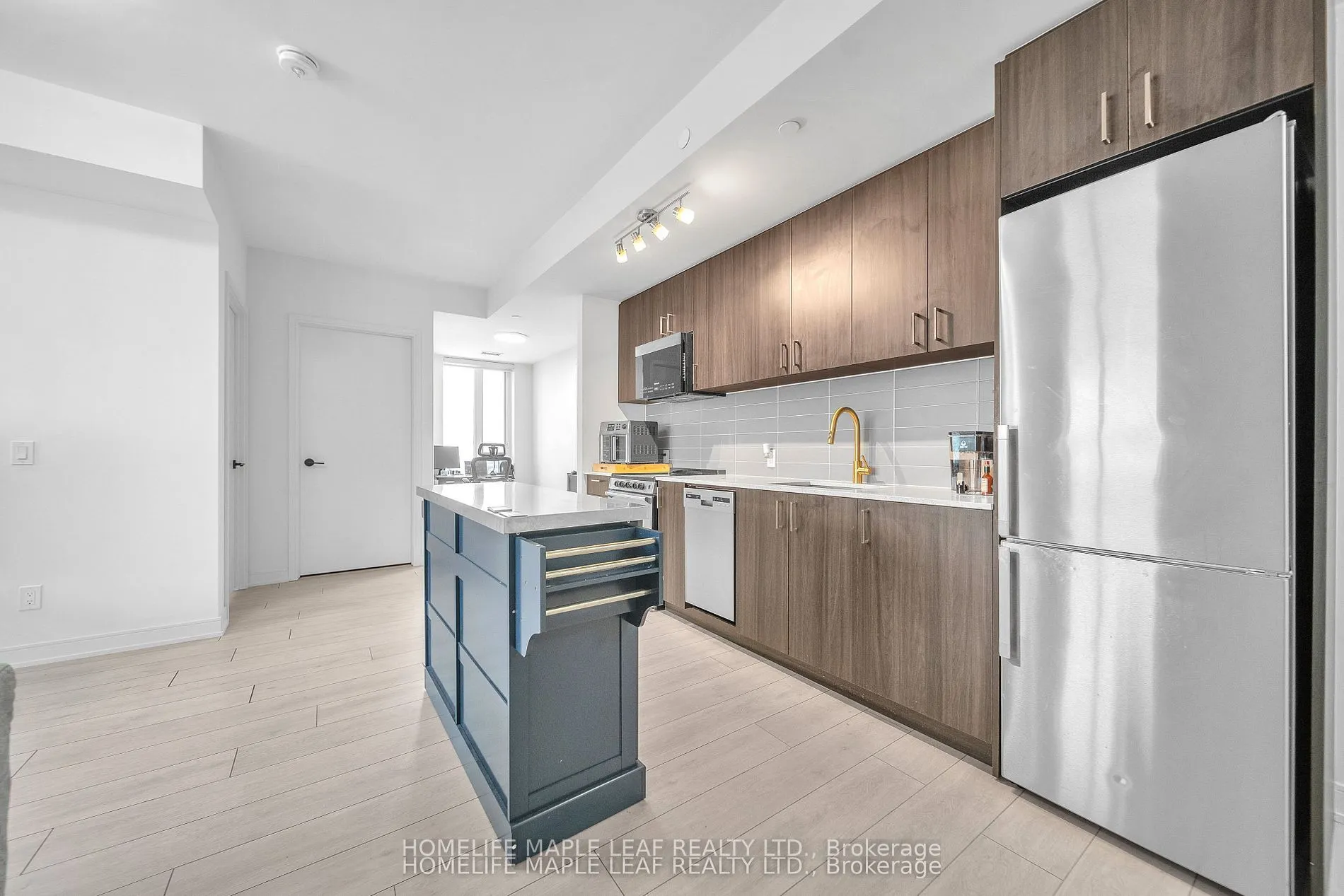 8010 Derry Road #1402
