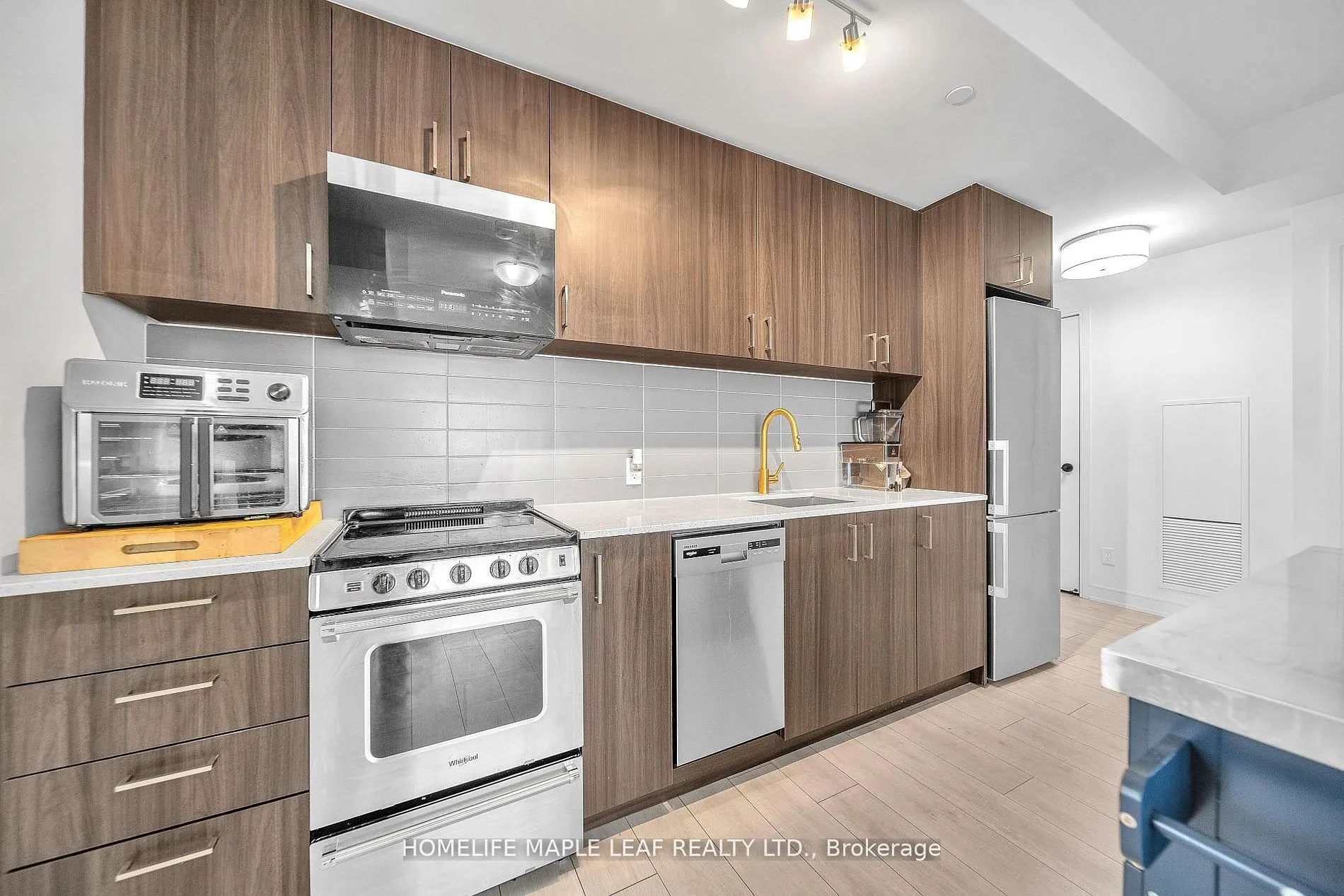 8010 Derry Road #1402