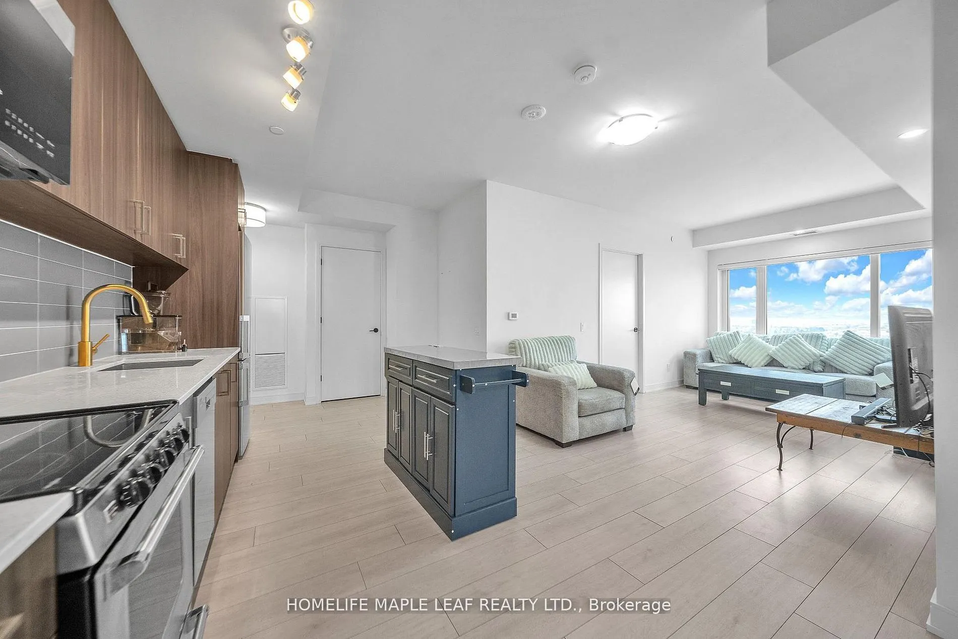 8010 Derry Road #1402
