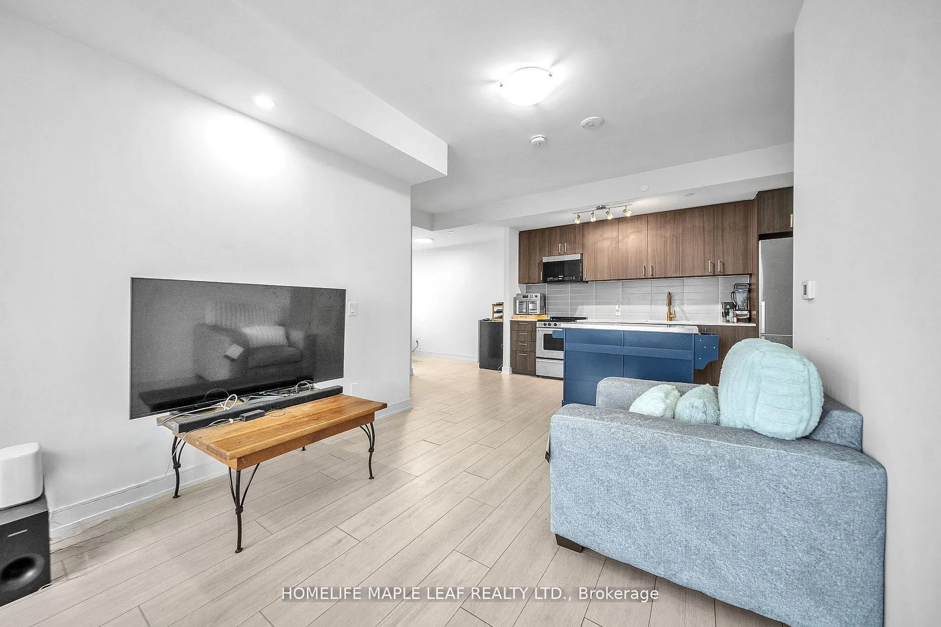 8010 Derry Road #1402