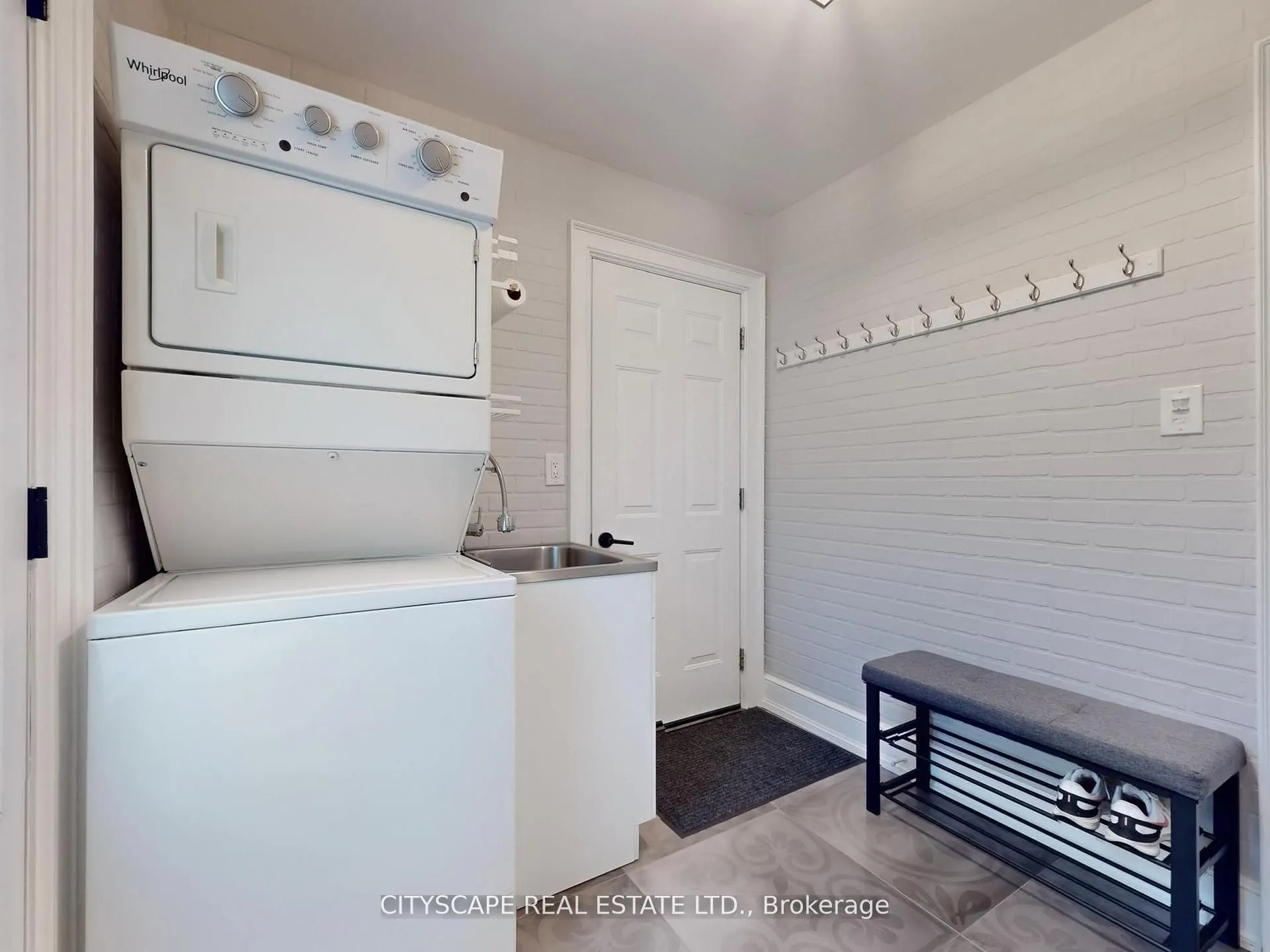 2585 Kenna Court