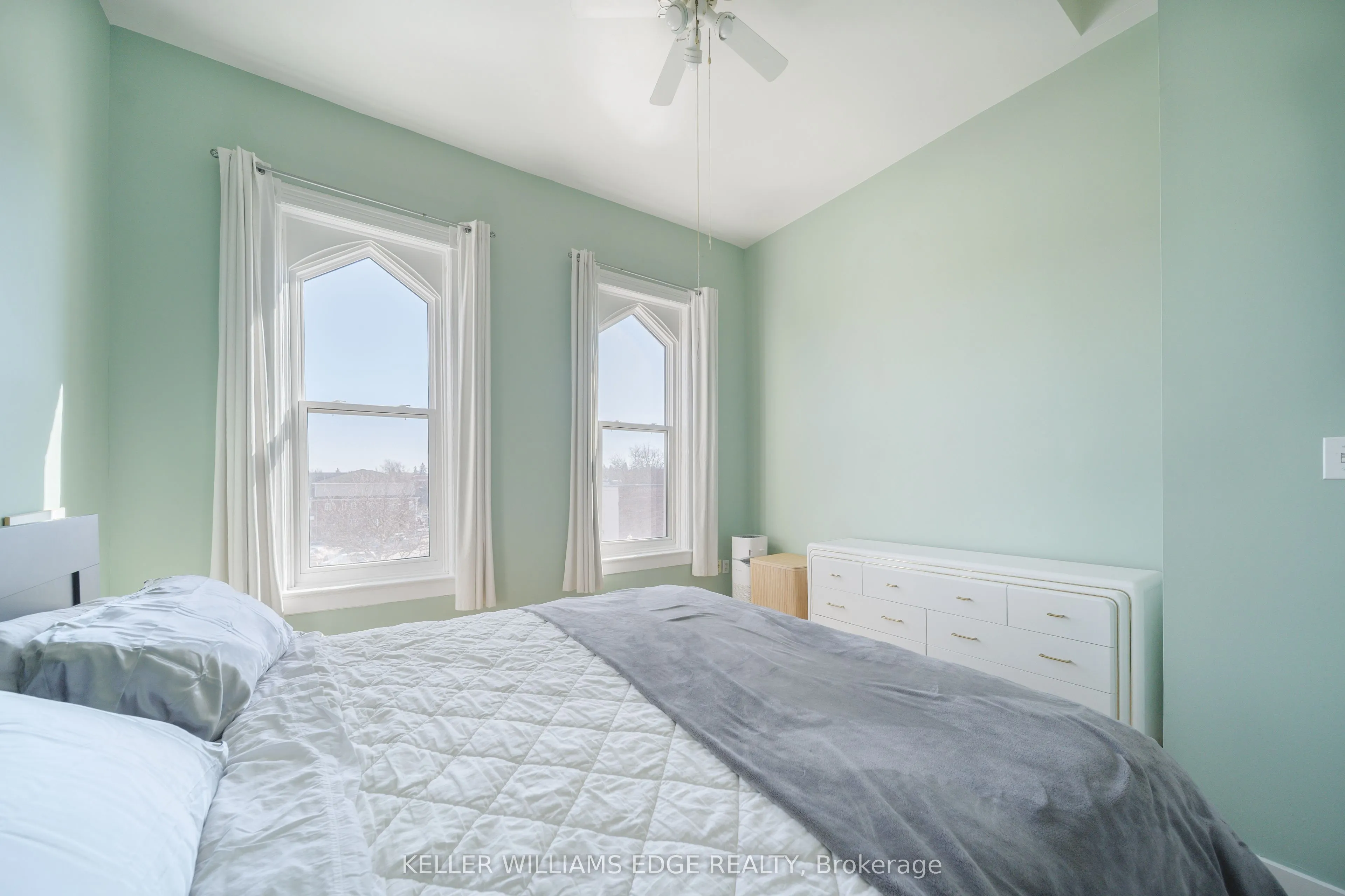 123 Broadway Avenue #E