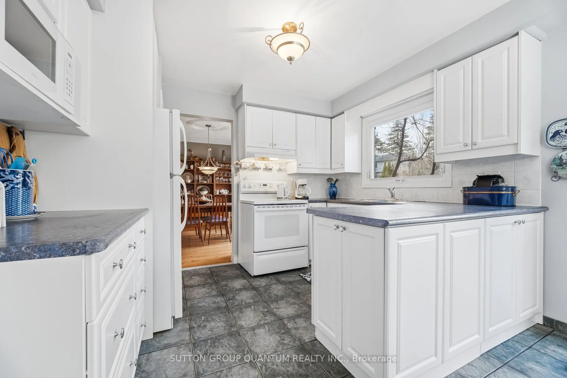 1511 Ifield Road