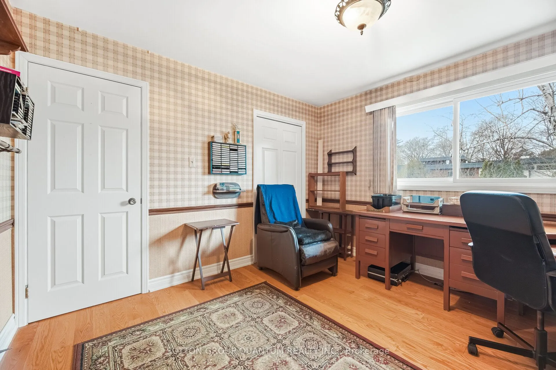 1511 Ifield Road
