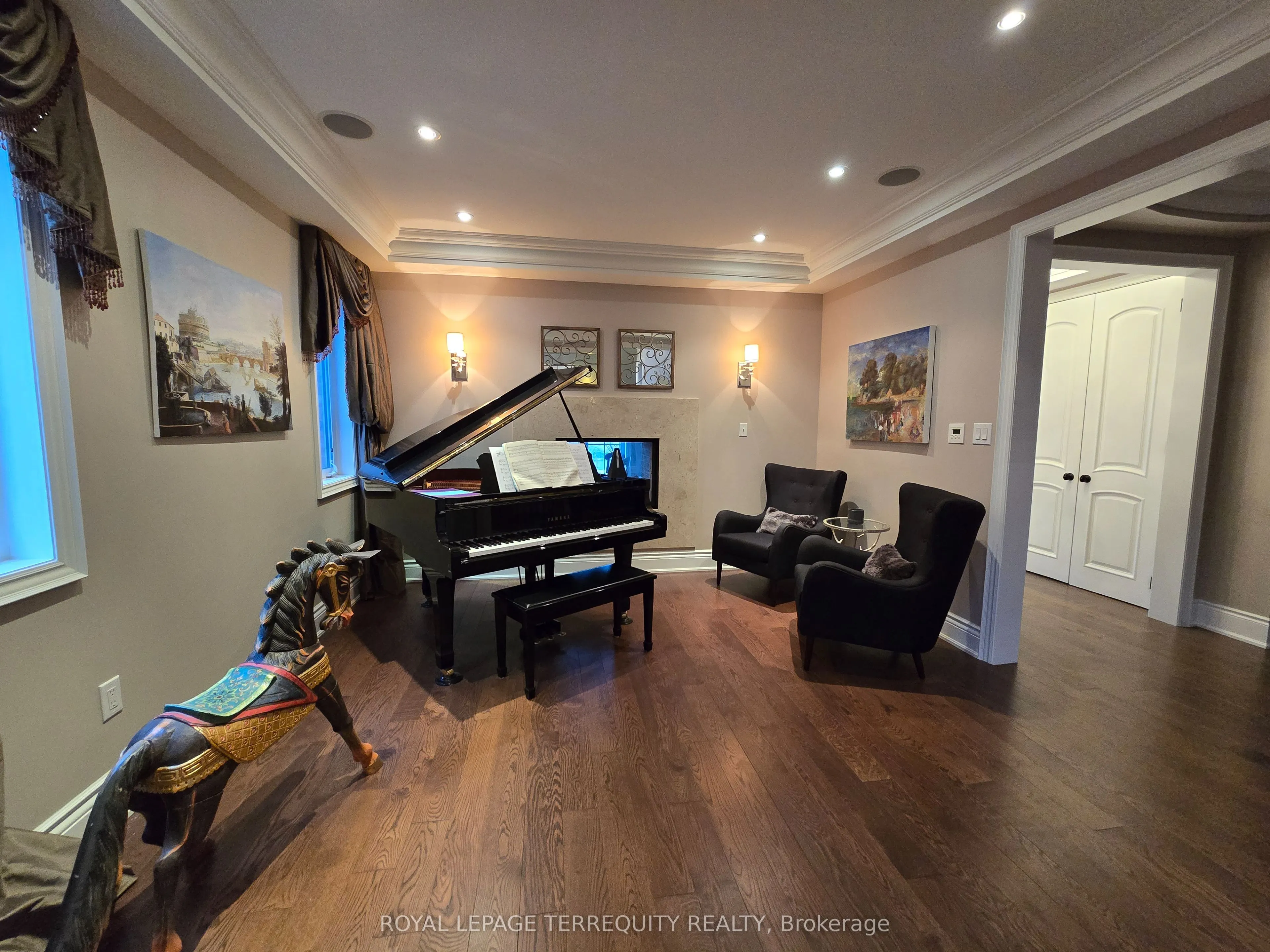 19 Black Diamond Crescent