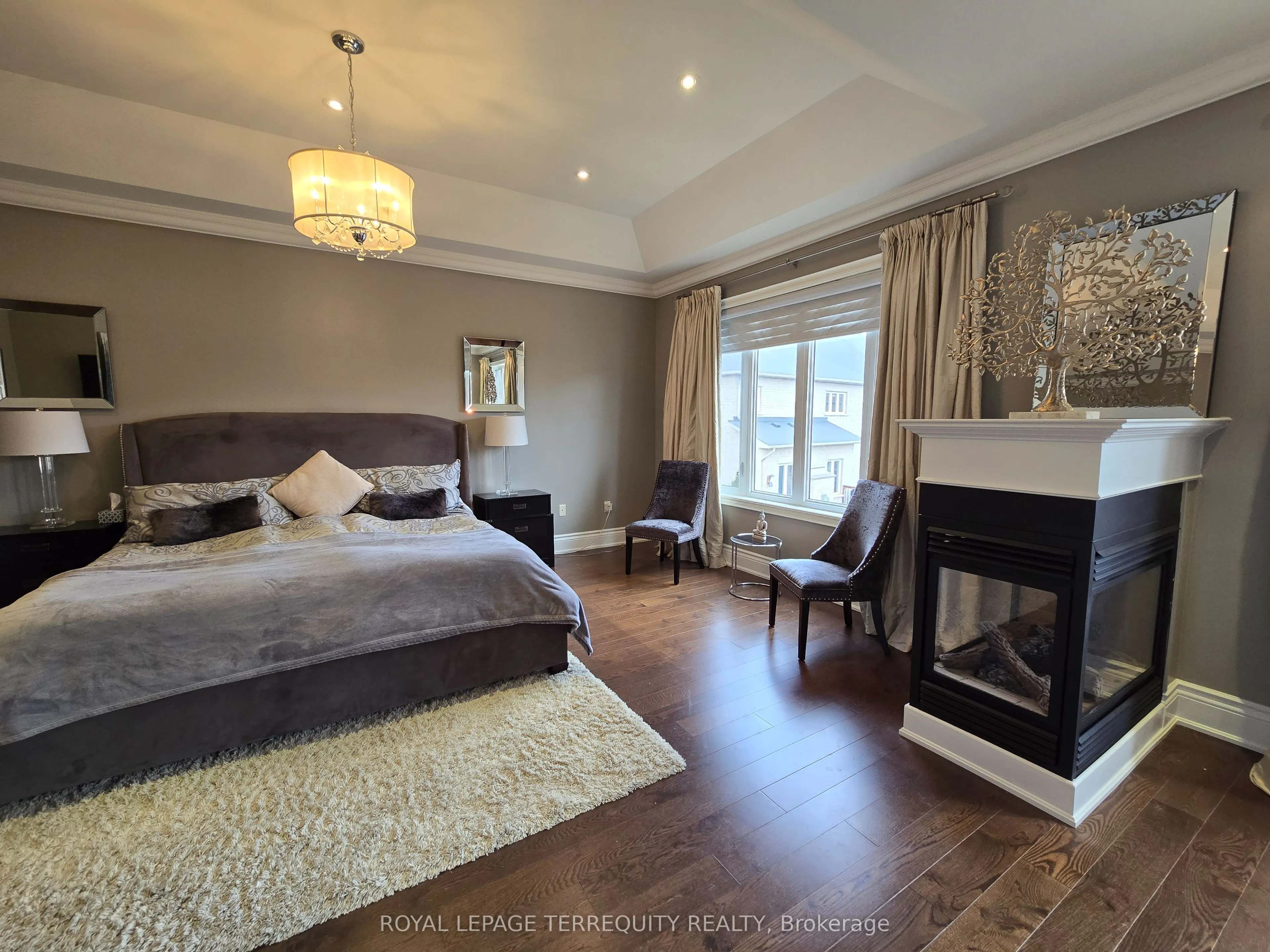 19 Black Diamond Crescent