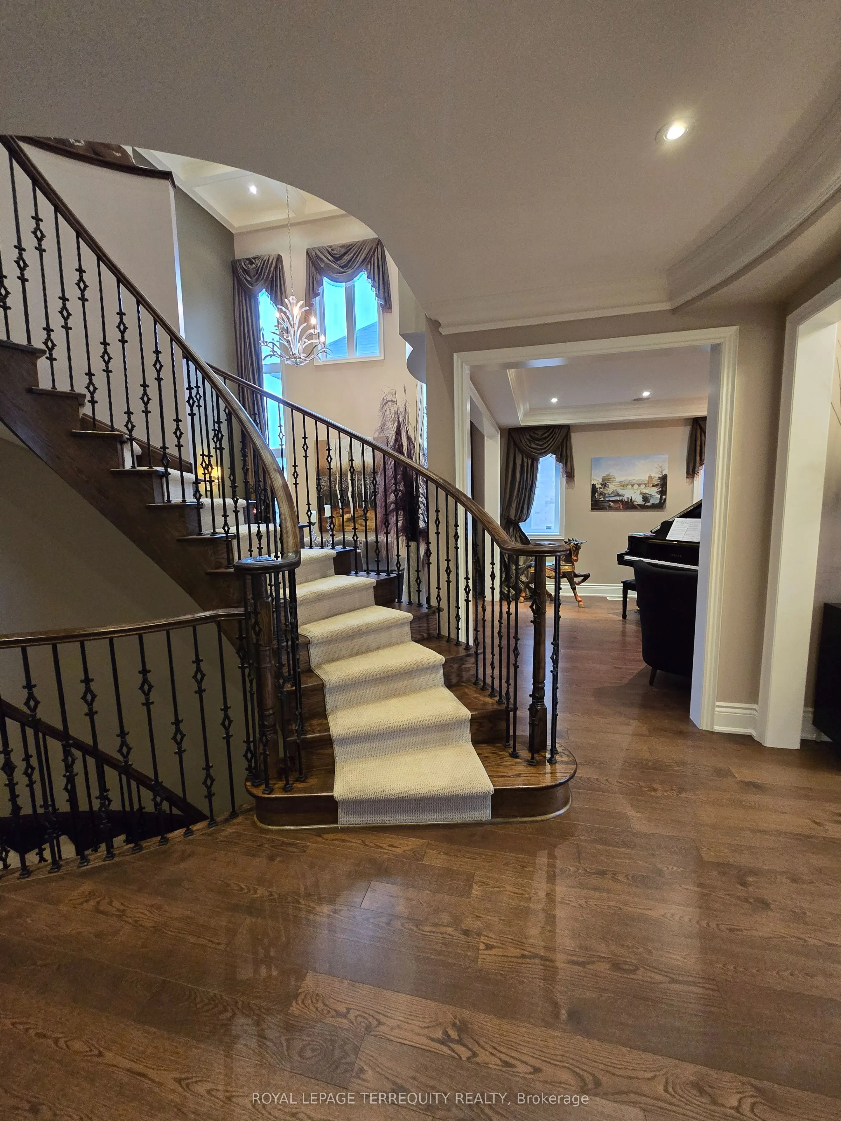 19 Black Diamond Crescent