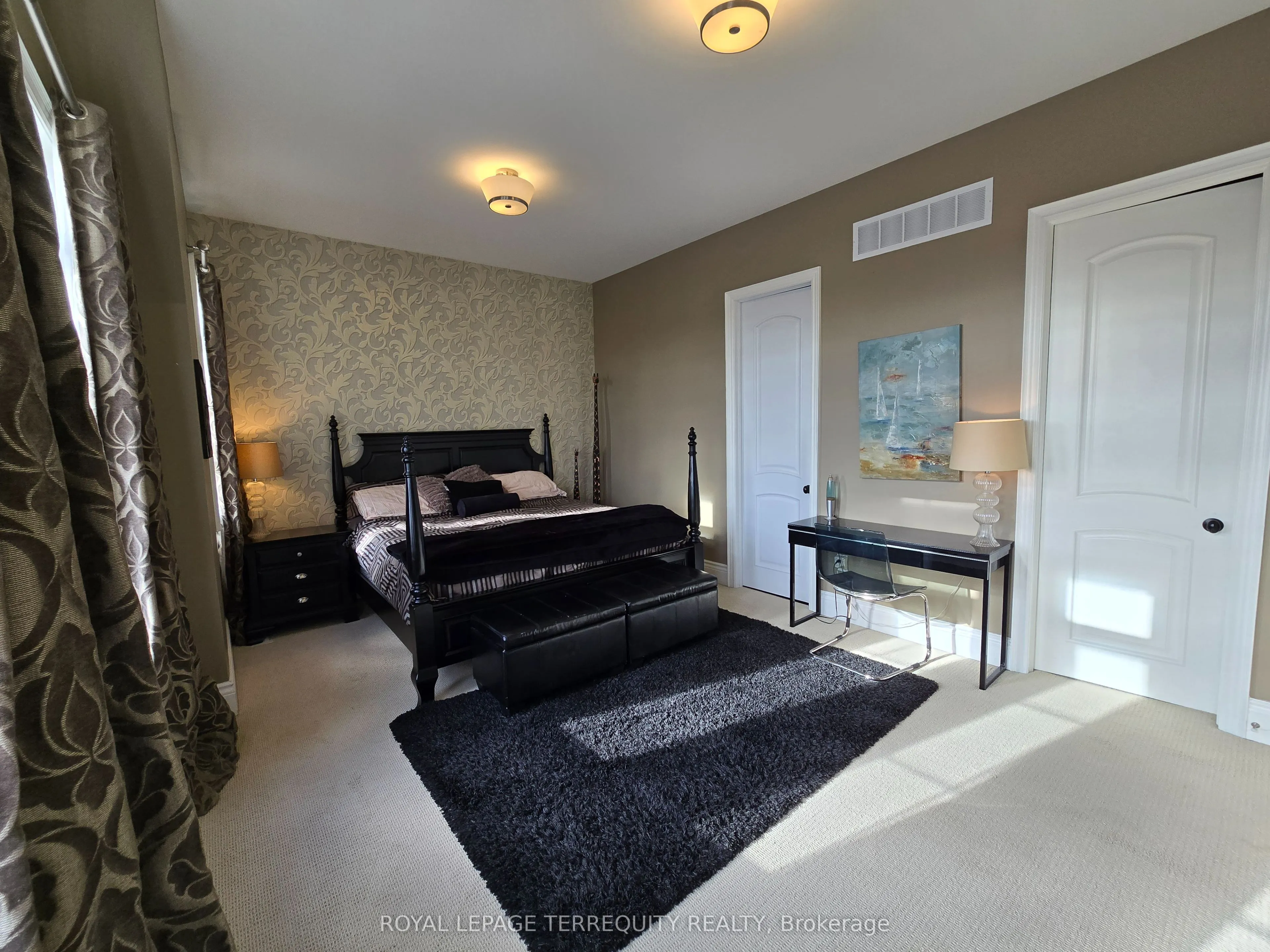 19 Black Diamond Crescent