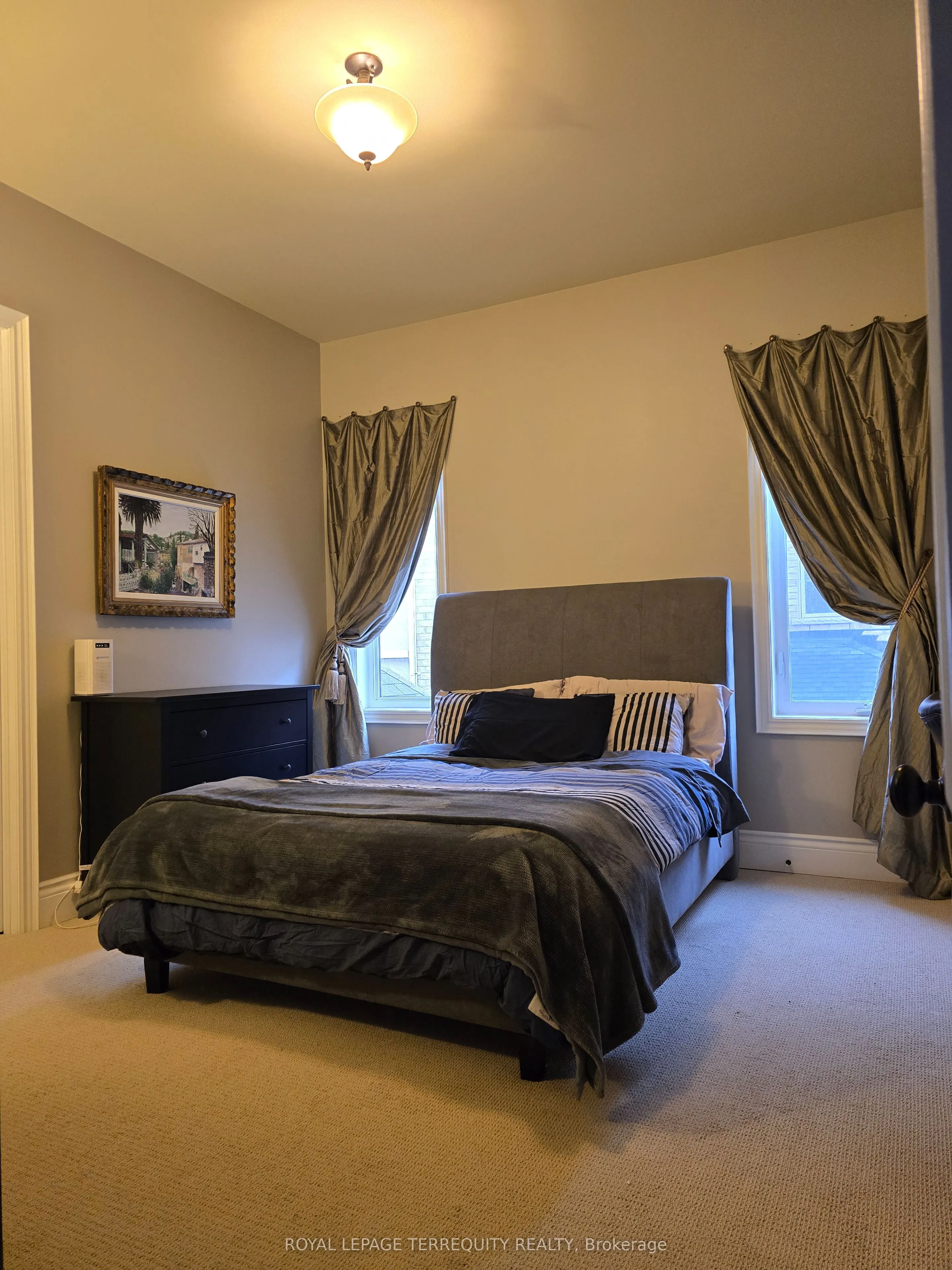 19 Black Diamond Crescent