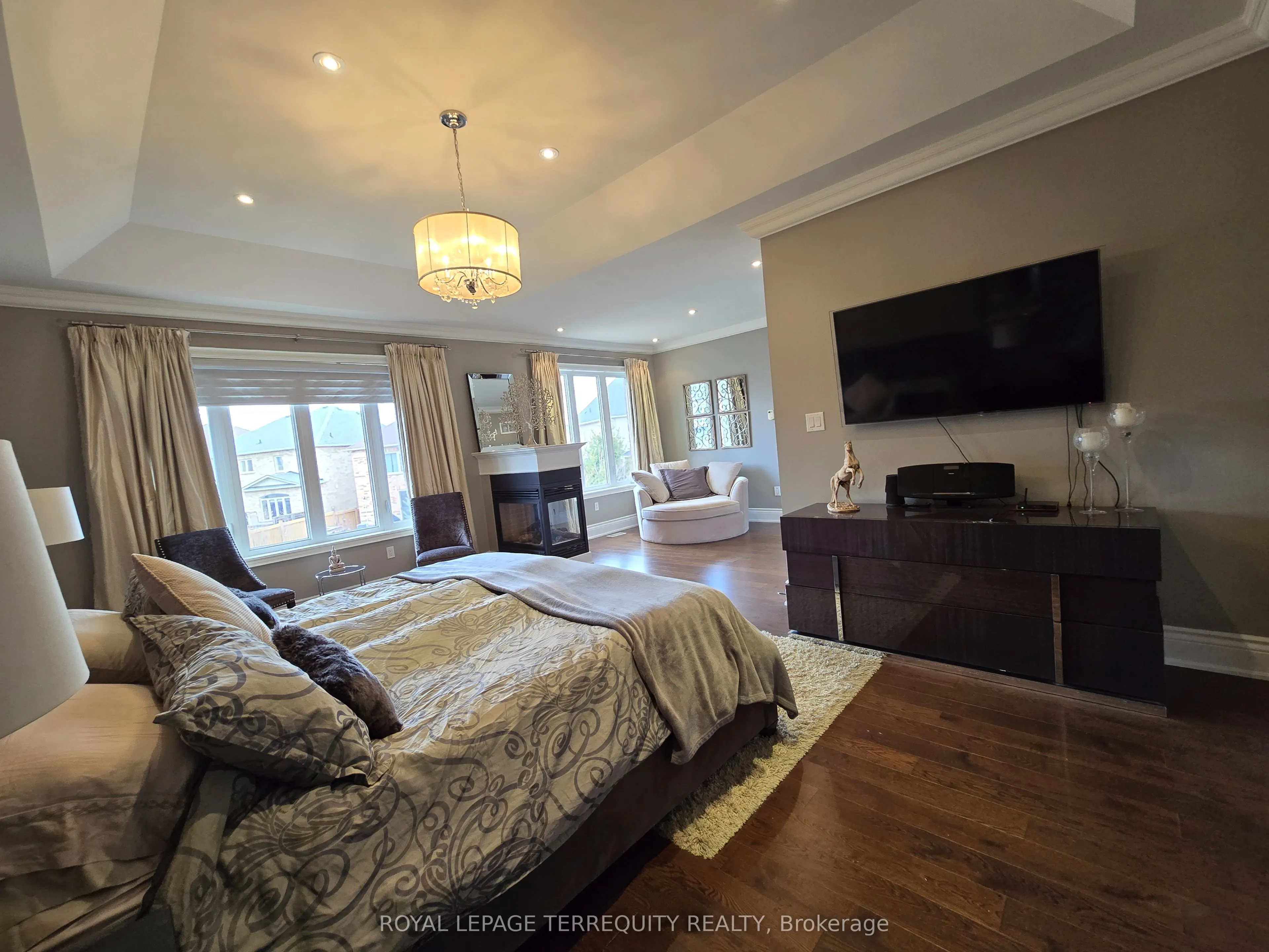 19 Black Diamond Crescent