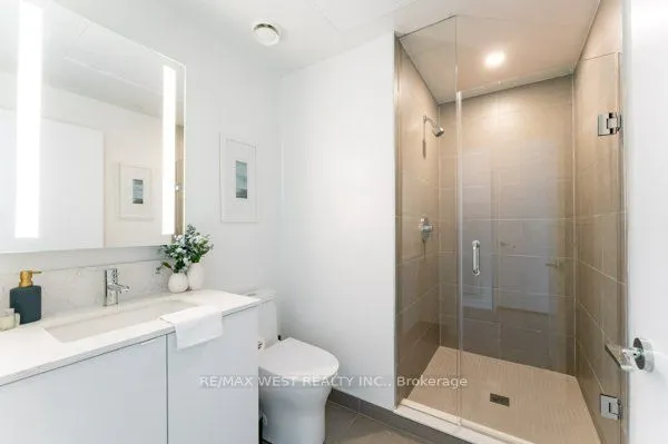 270 Dufferin Street W #1207
