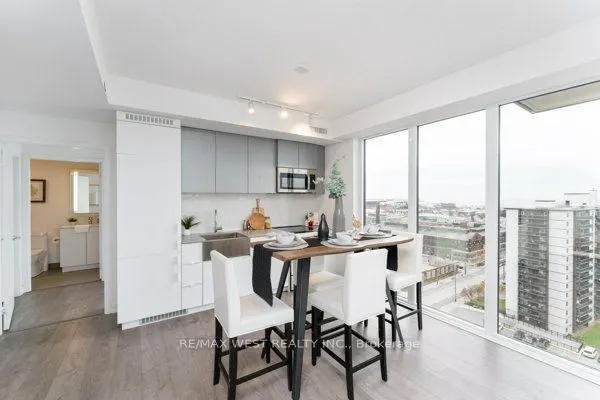 270 Dufferin Street W #1207
