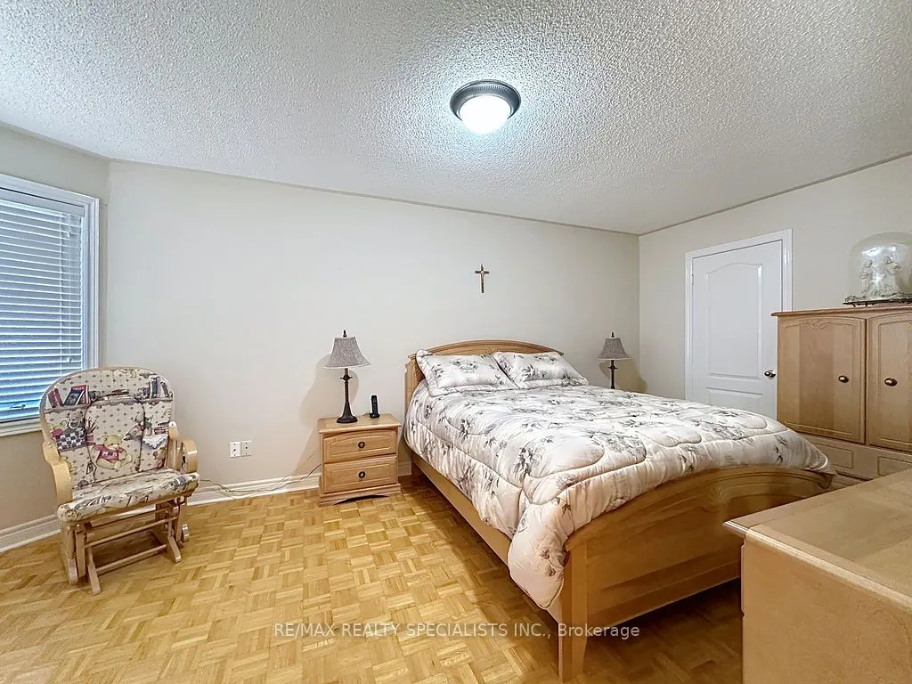 9 Siesta Court