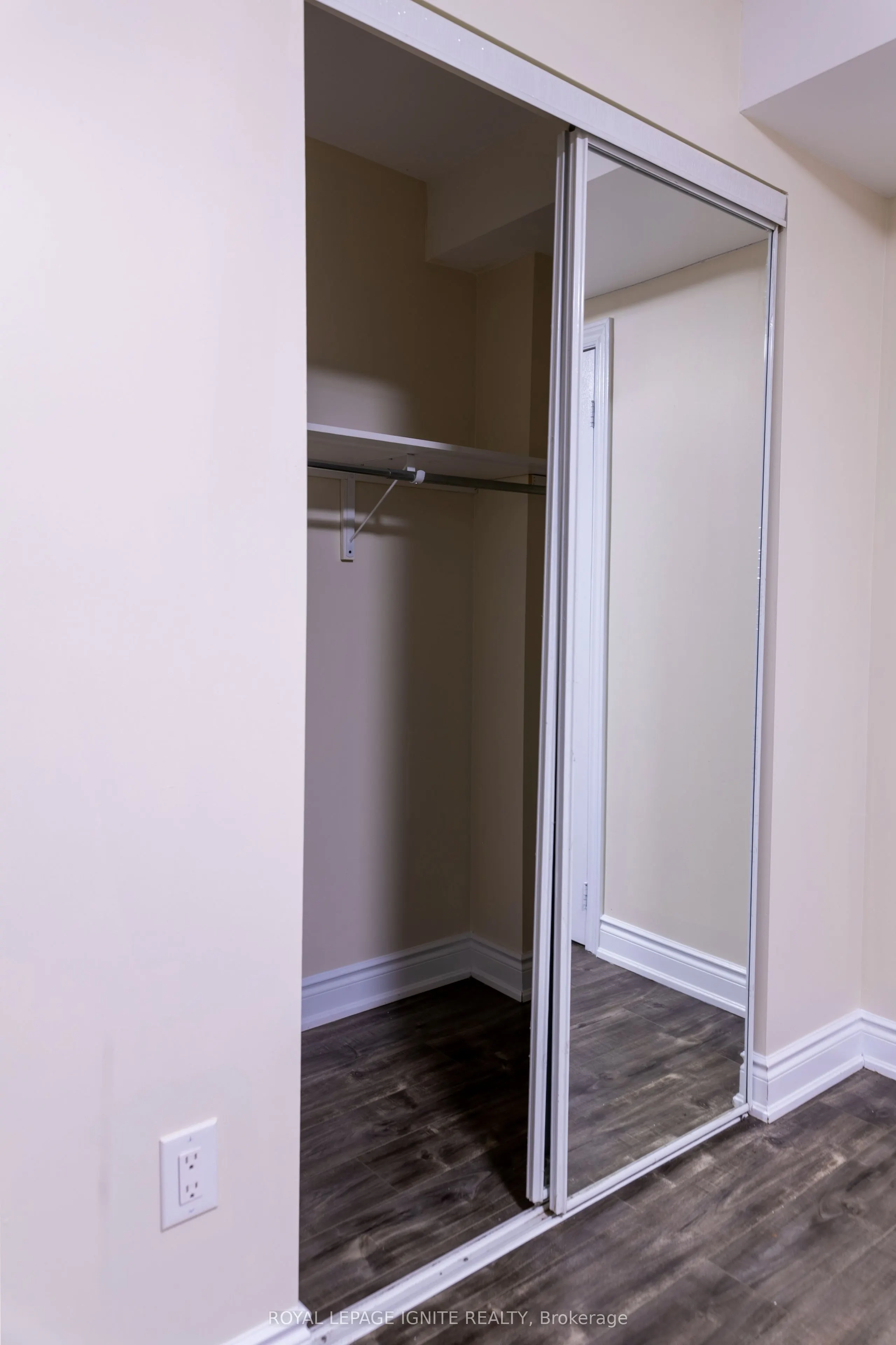 162 Cadillac Crescent #Lower