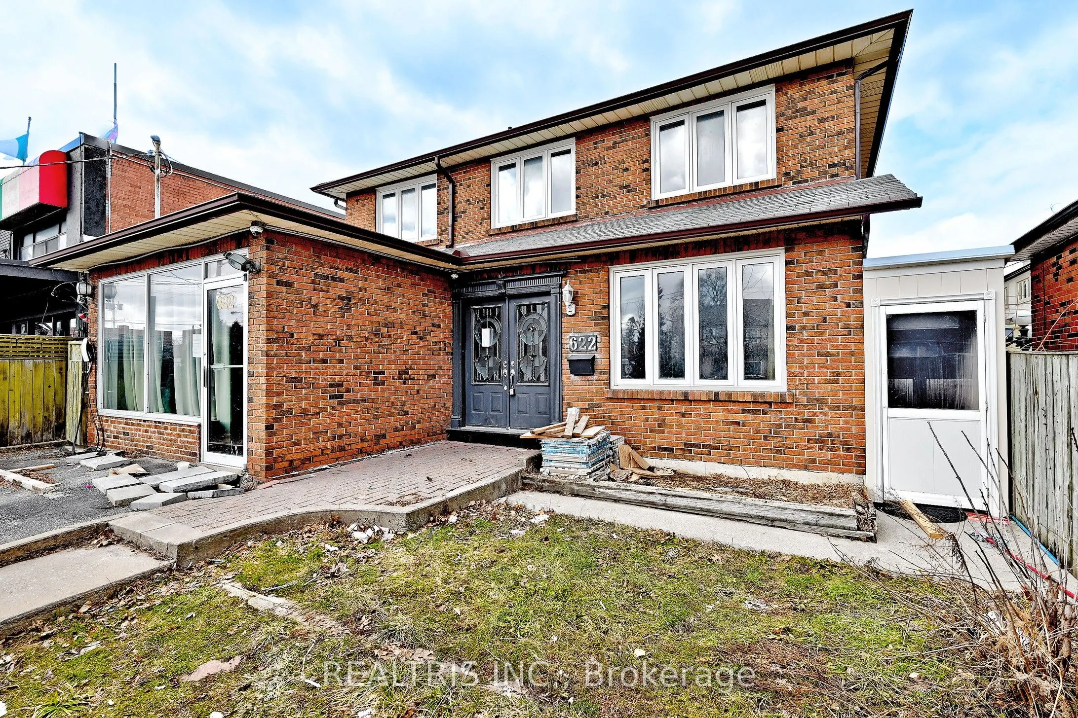 622 The Queensway