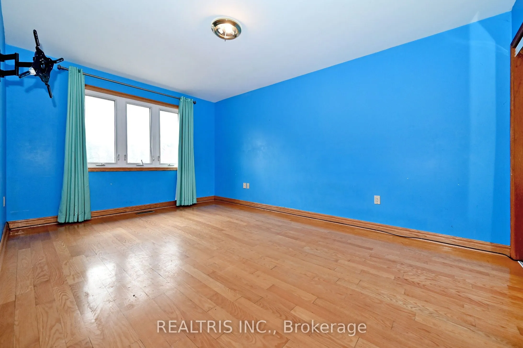 622 The Queensway