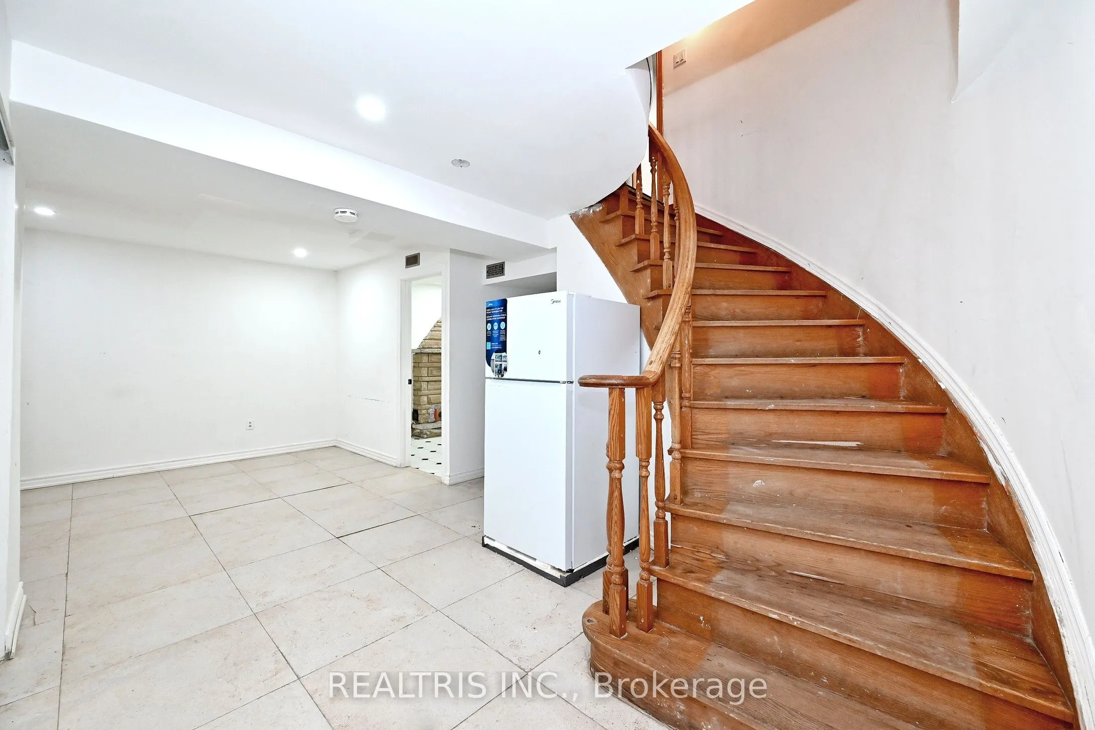 622 The Queensway
