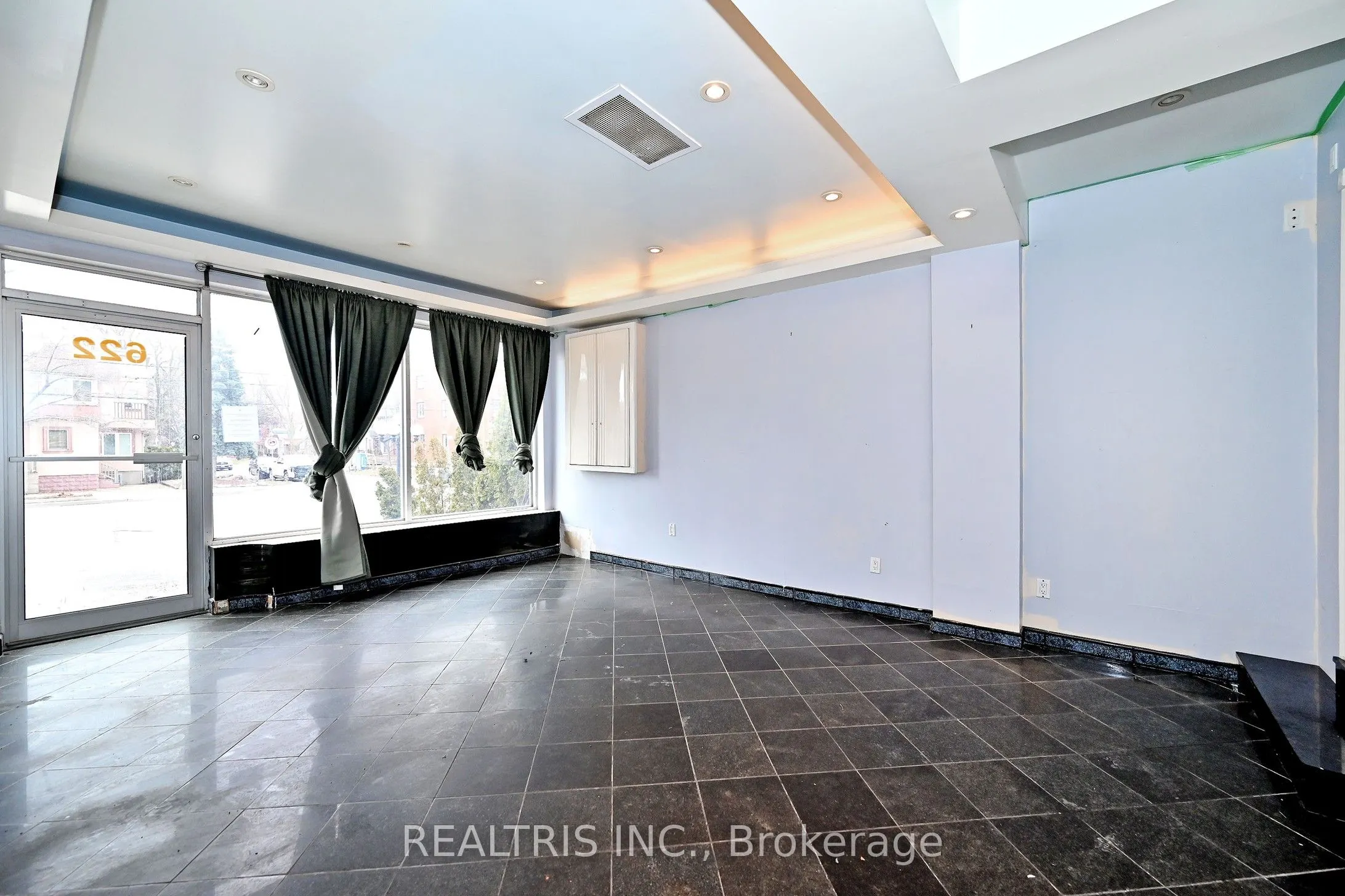 622 The Queensway