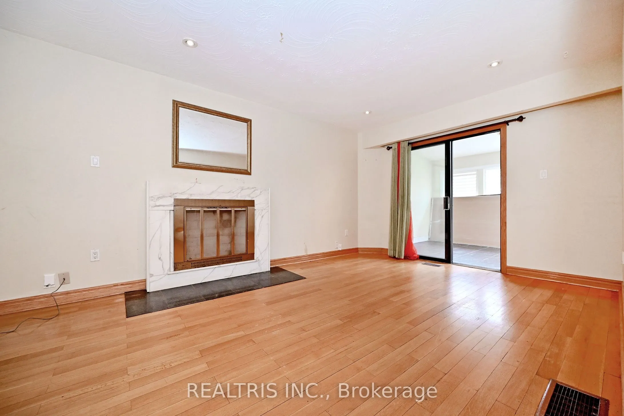 622 The Queensway