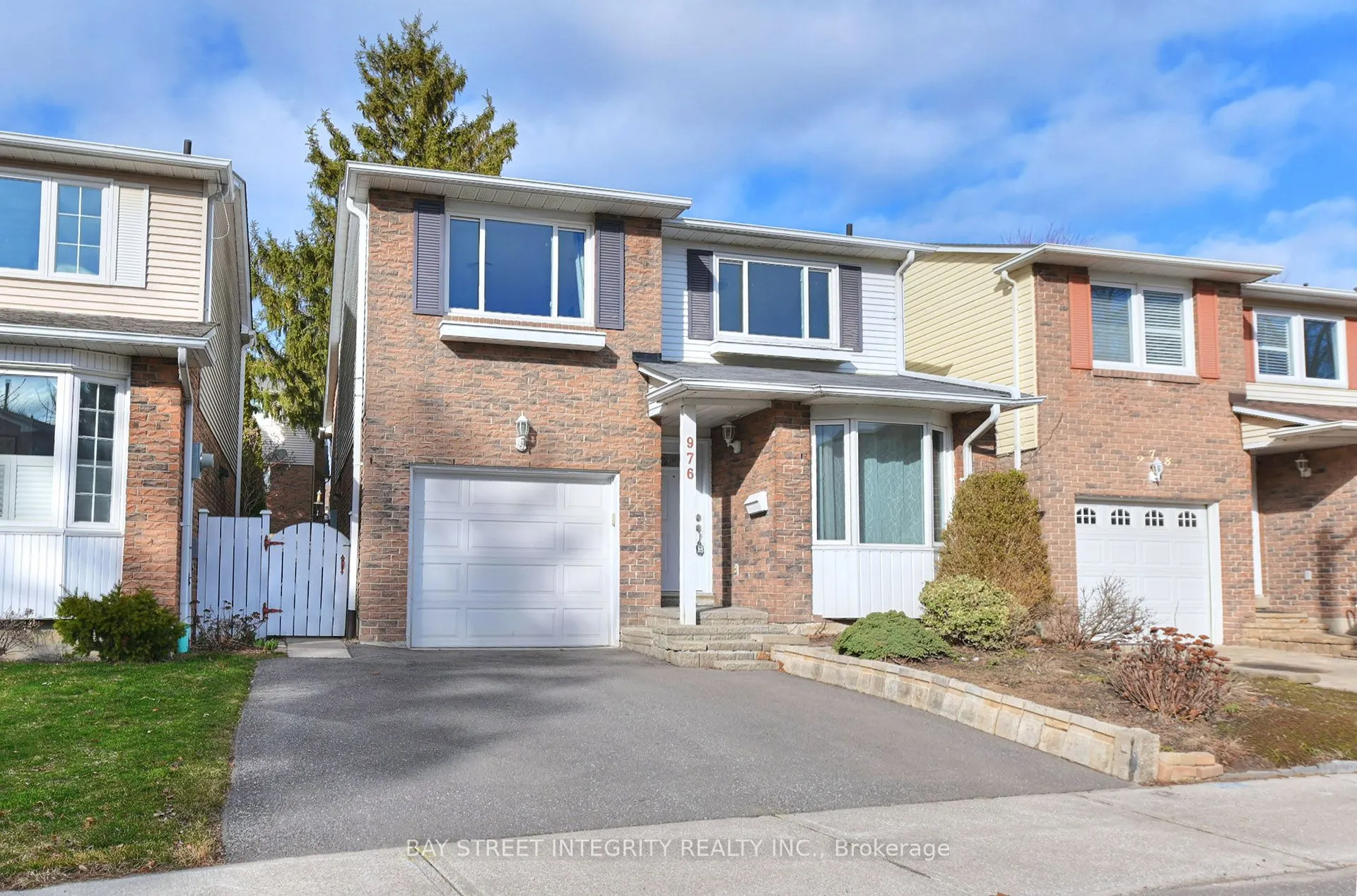976 Raintree Lane