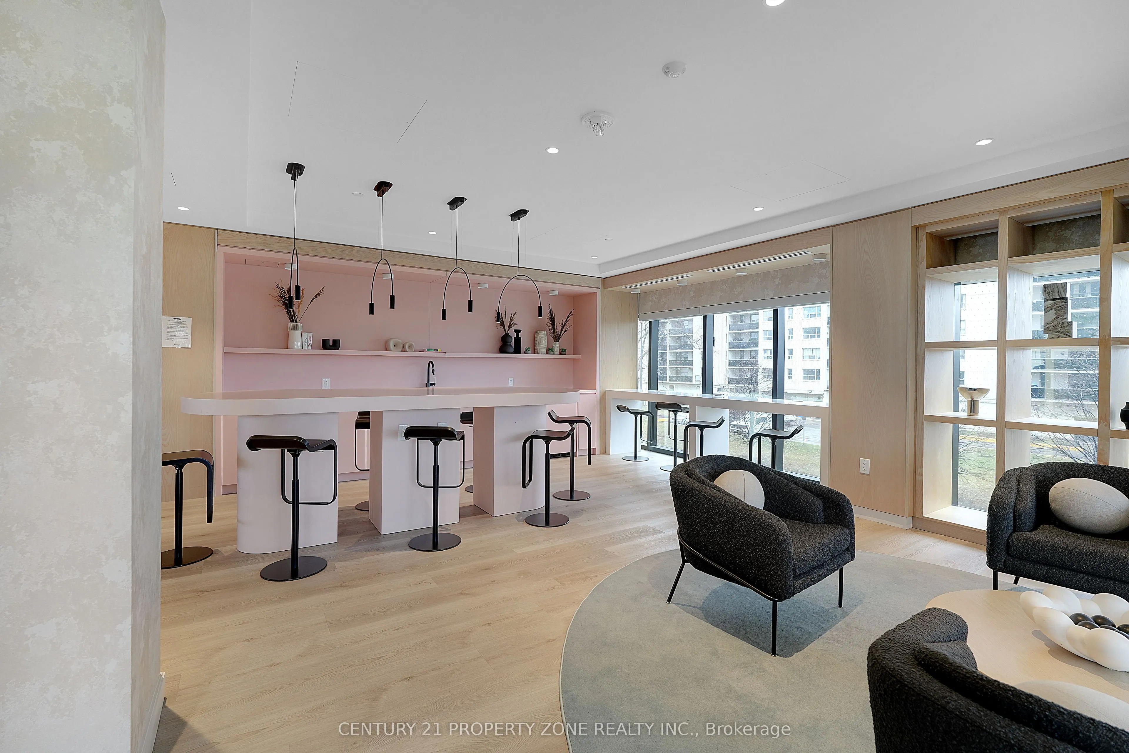 86 Dundas Street E #1015