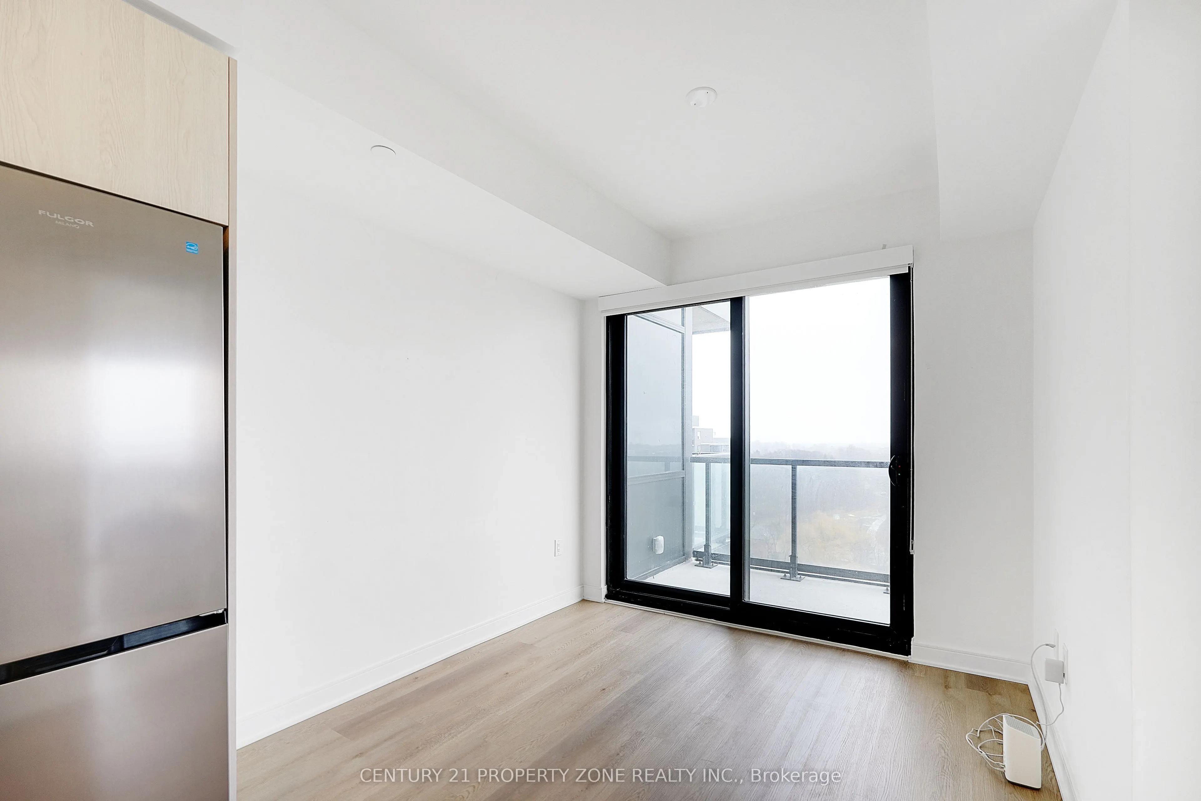 86 Dundas Street E #1015