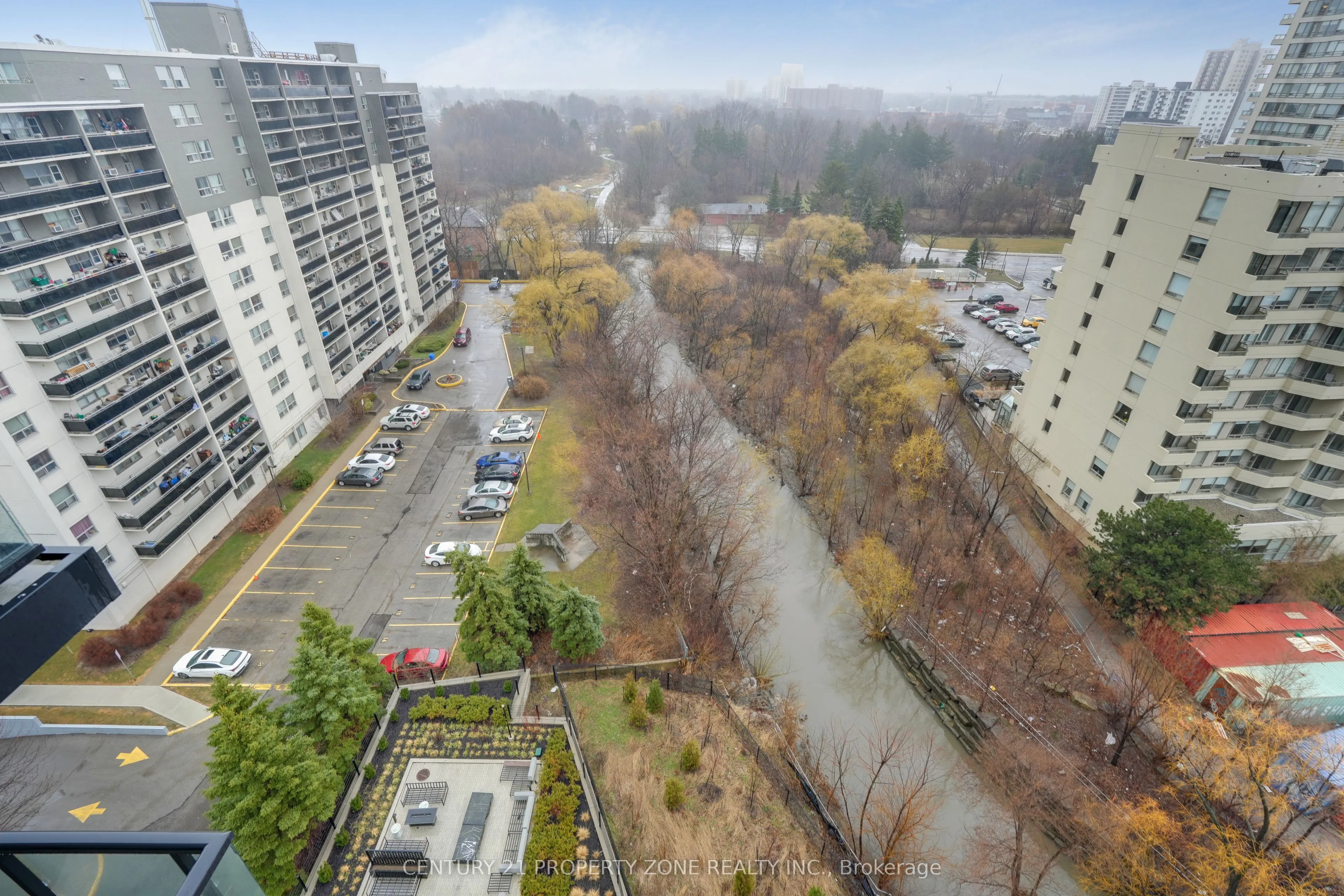 86 Dundas Street E #1015