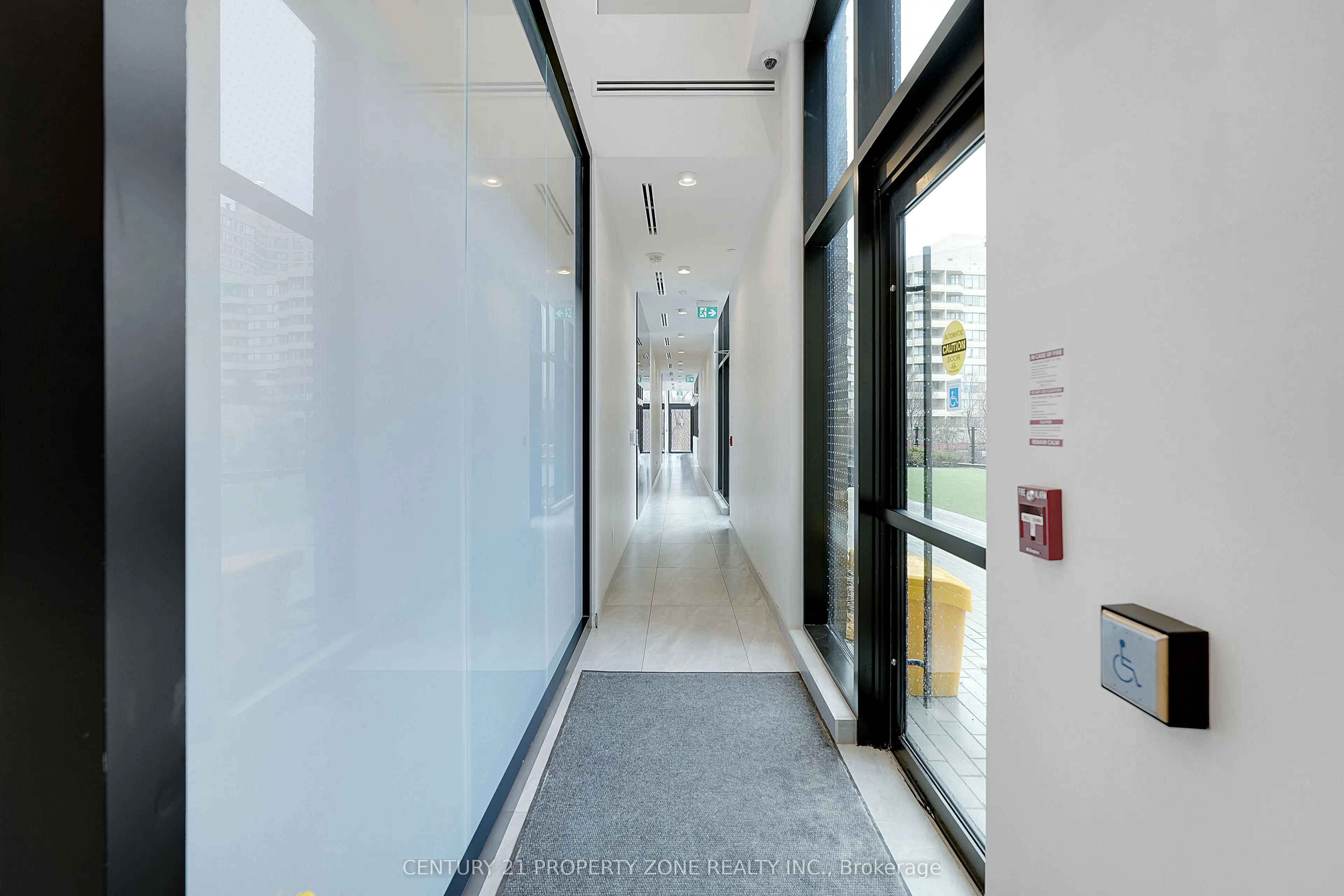 86 Dundas Street E #1015