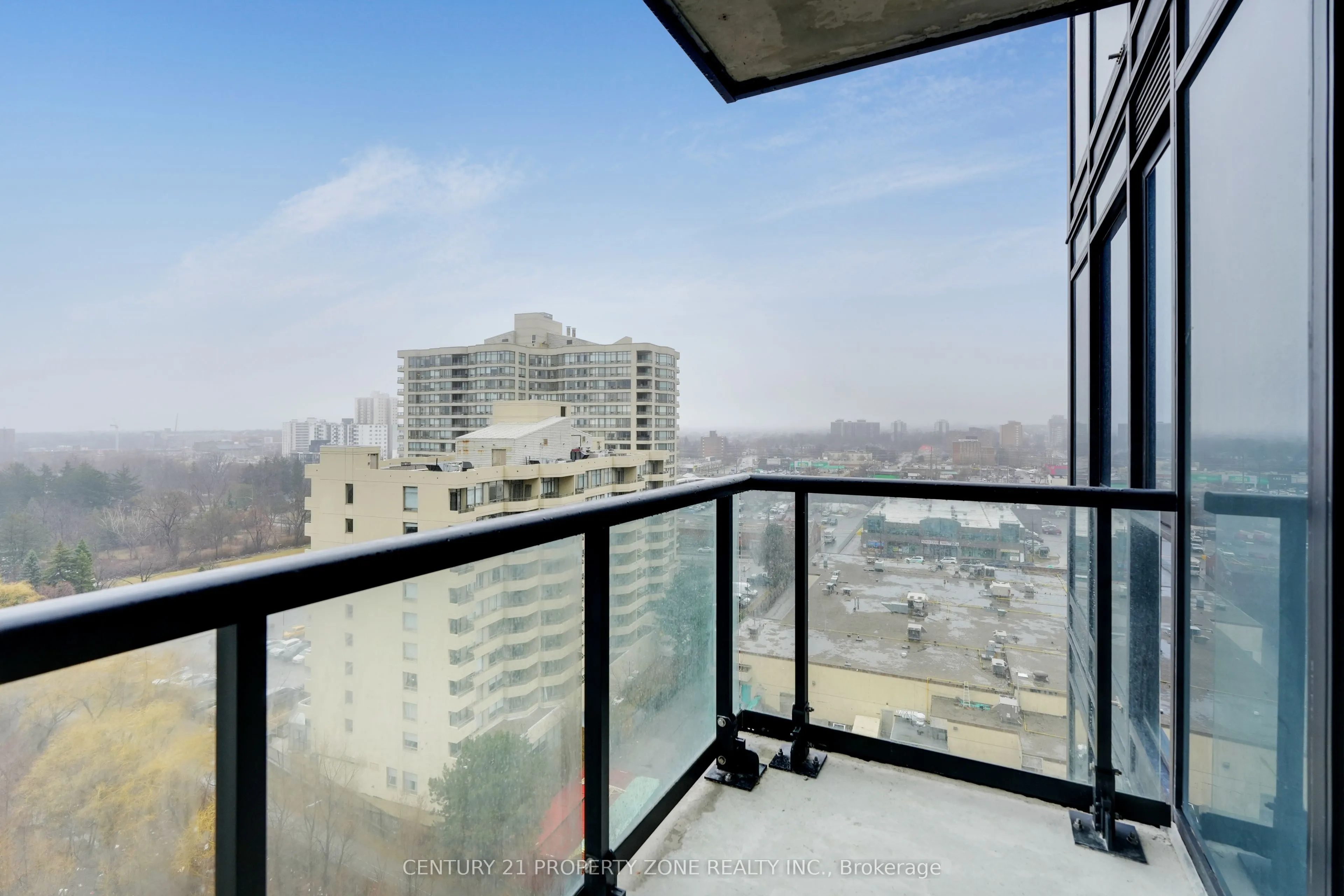 86 Dundas Street E #1015