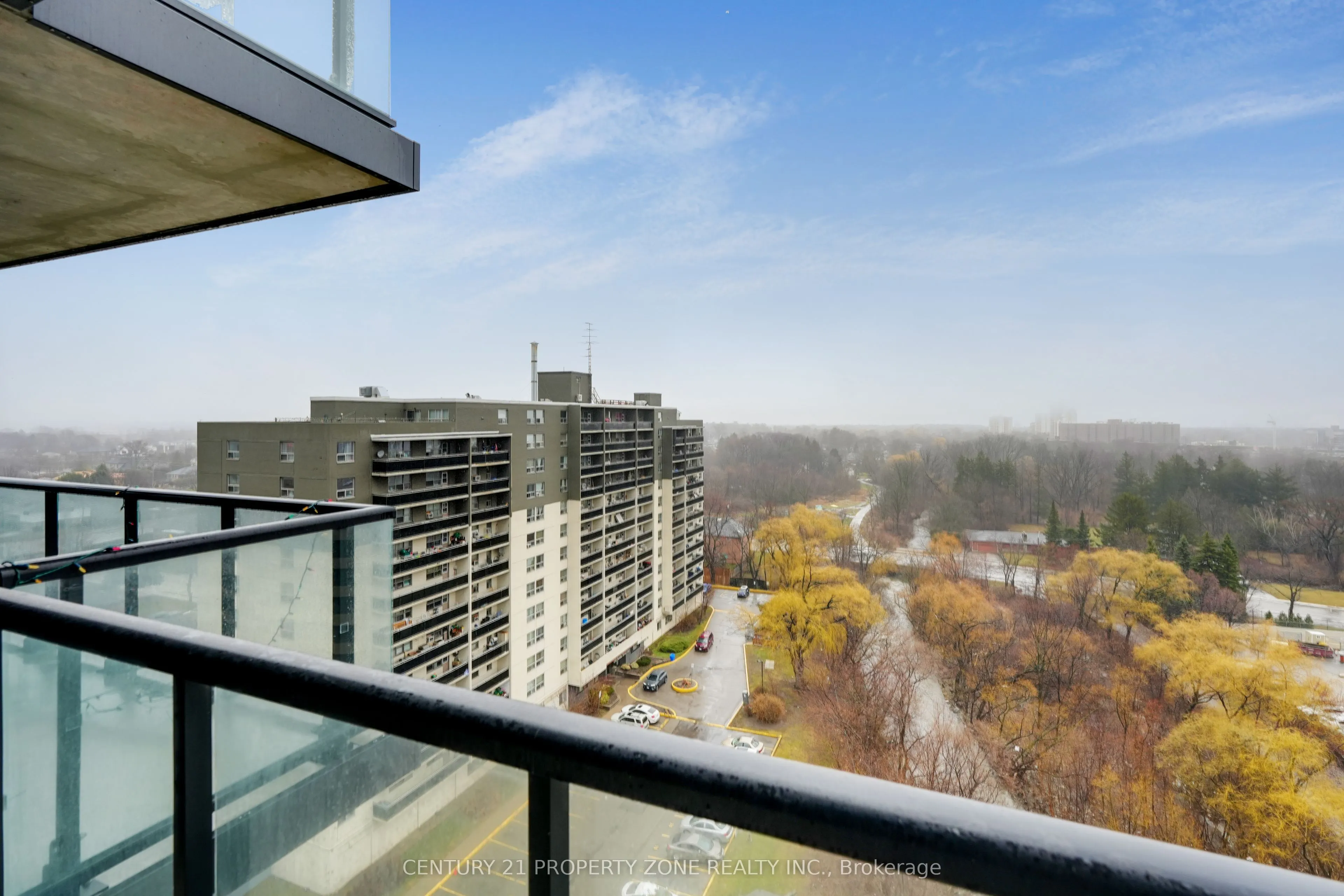86 Dundas Street E #1015