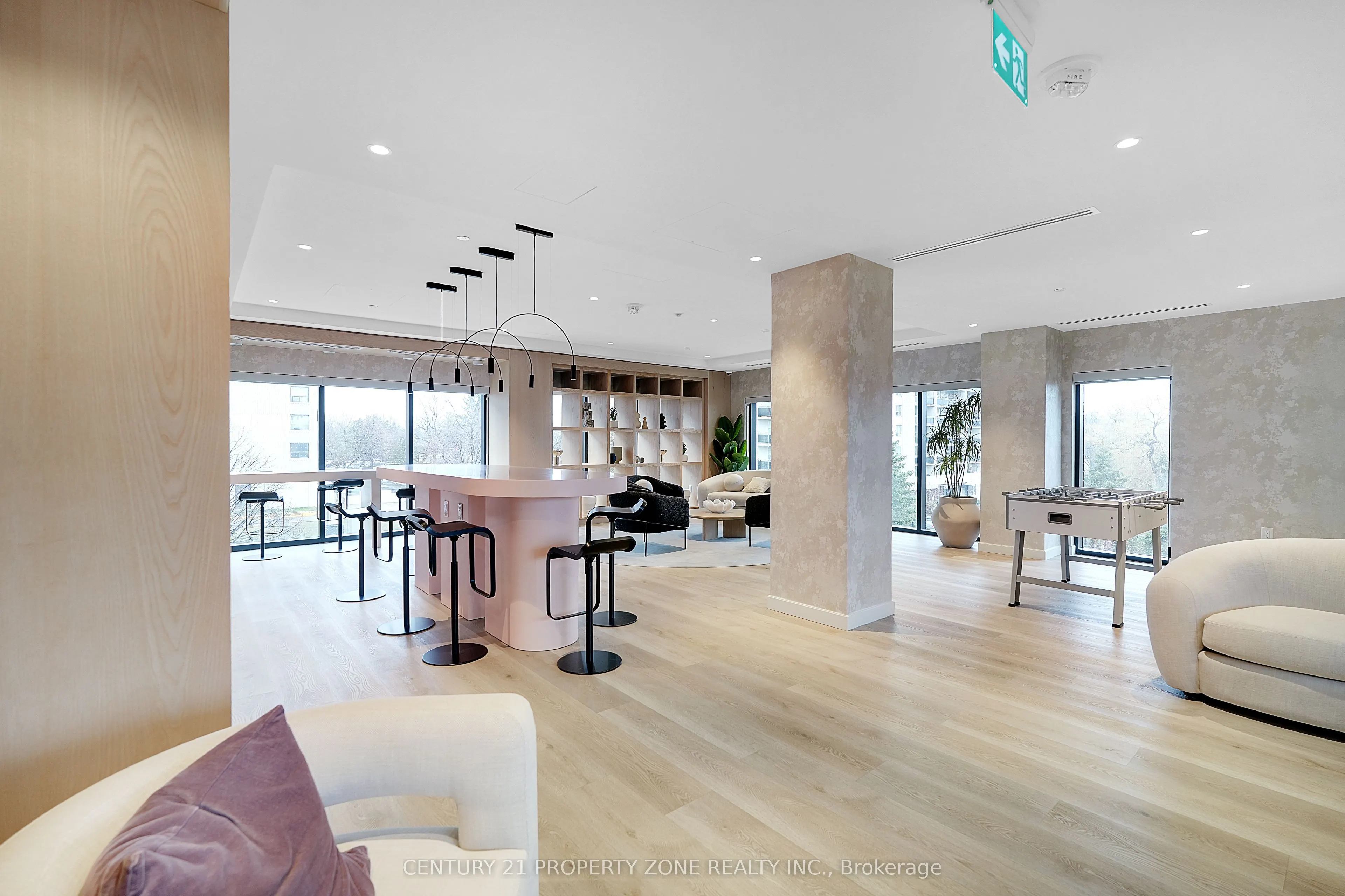86 Dundas Street E #1015