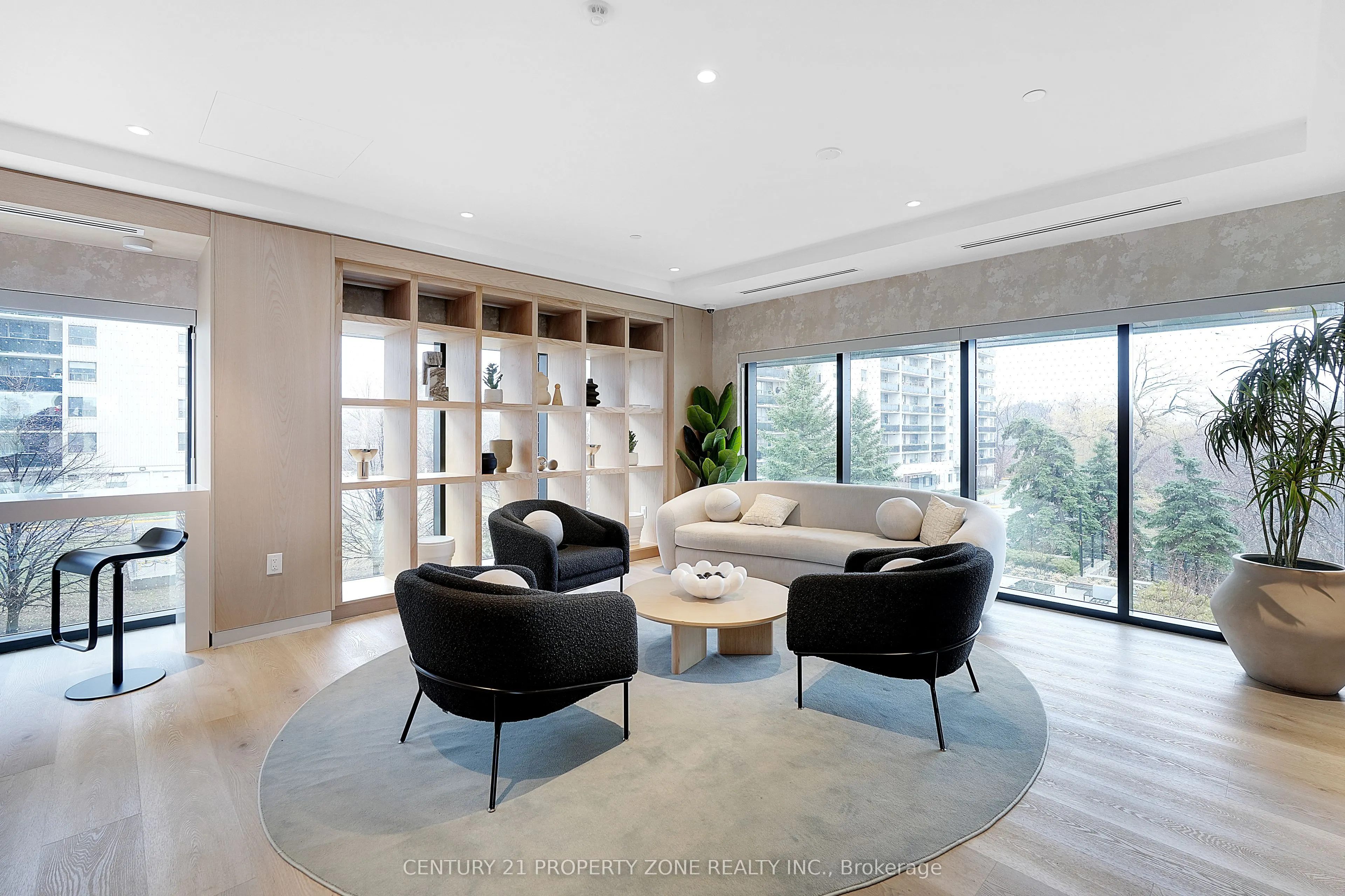 86 Dundas Street E #1015