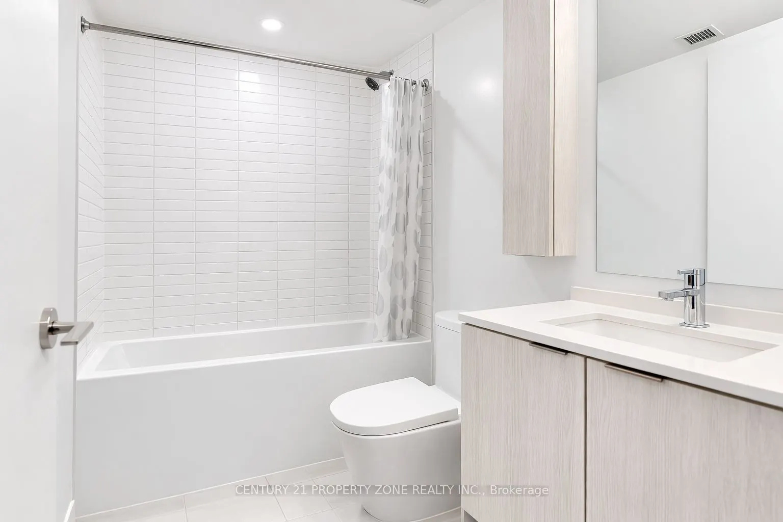 86 Dundas Street E #1015